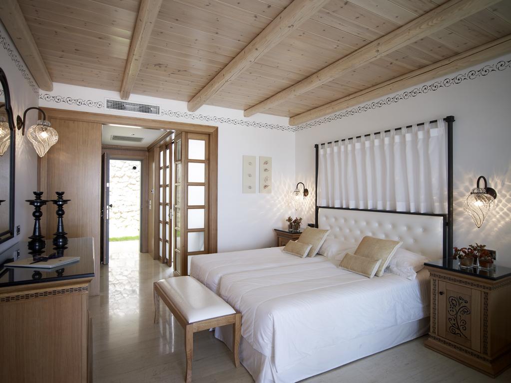 Mitsis Blue Domes Exclusive Resort & Sp1.jpg