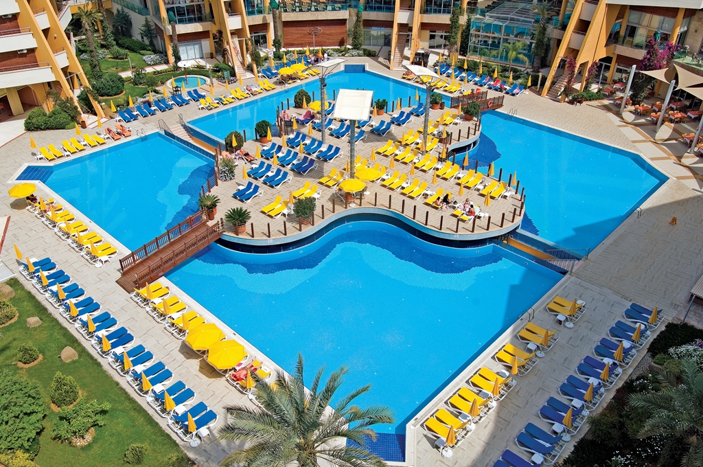 Piscina deschisă