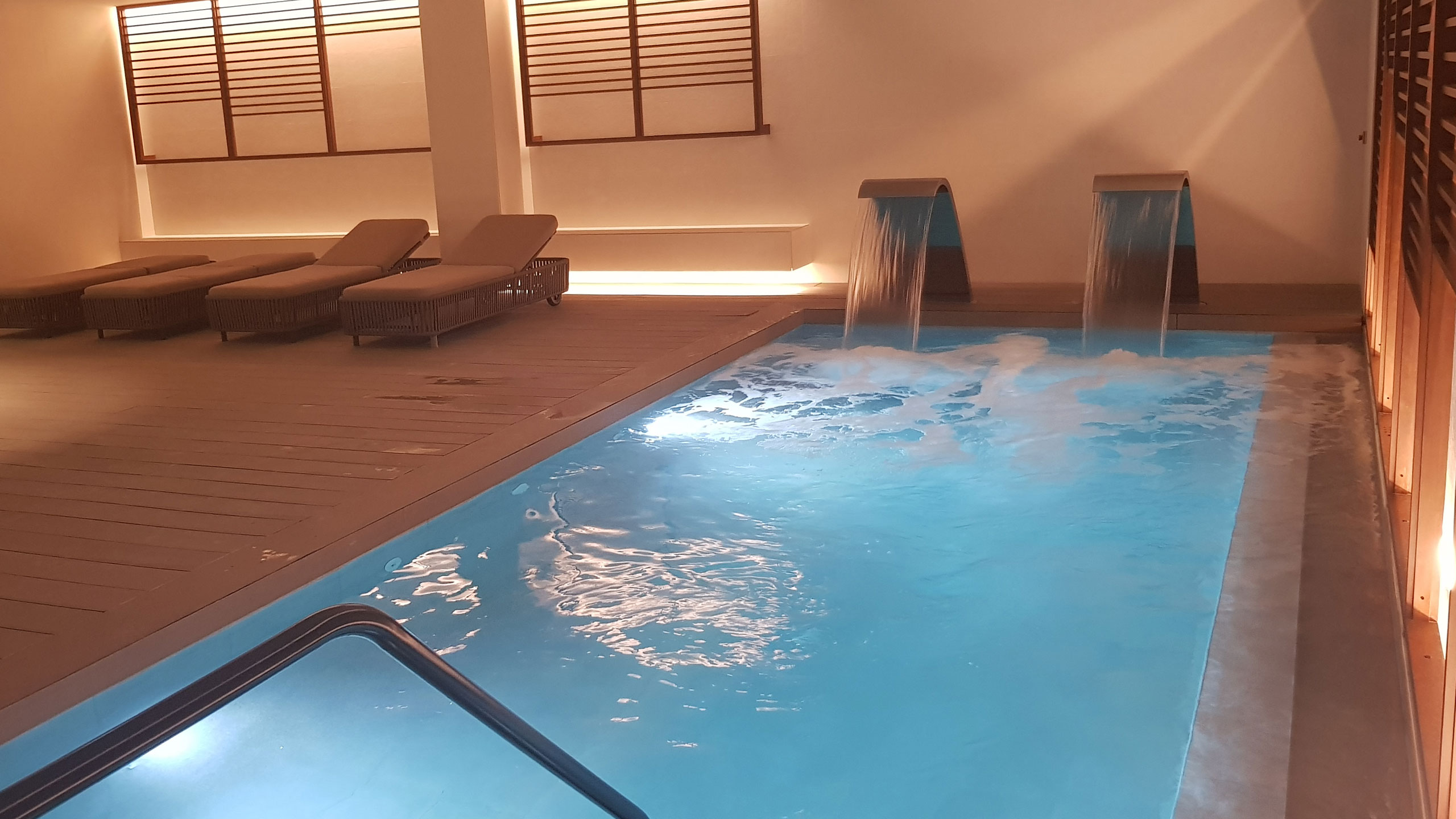 Piscină interioară