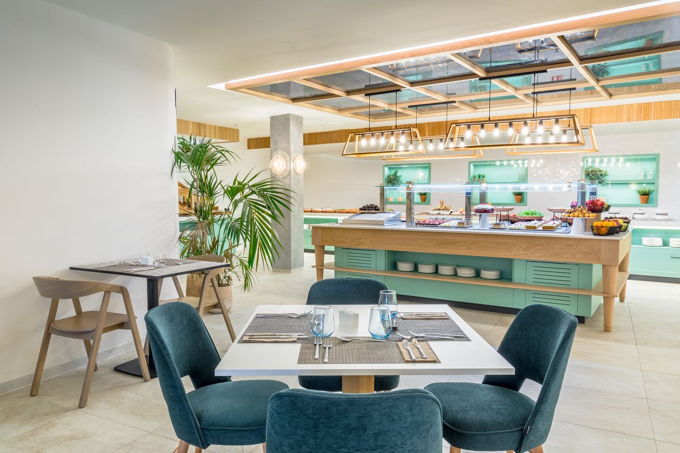 MAIN RESTAURANT