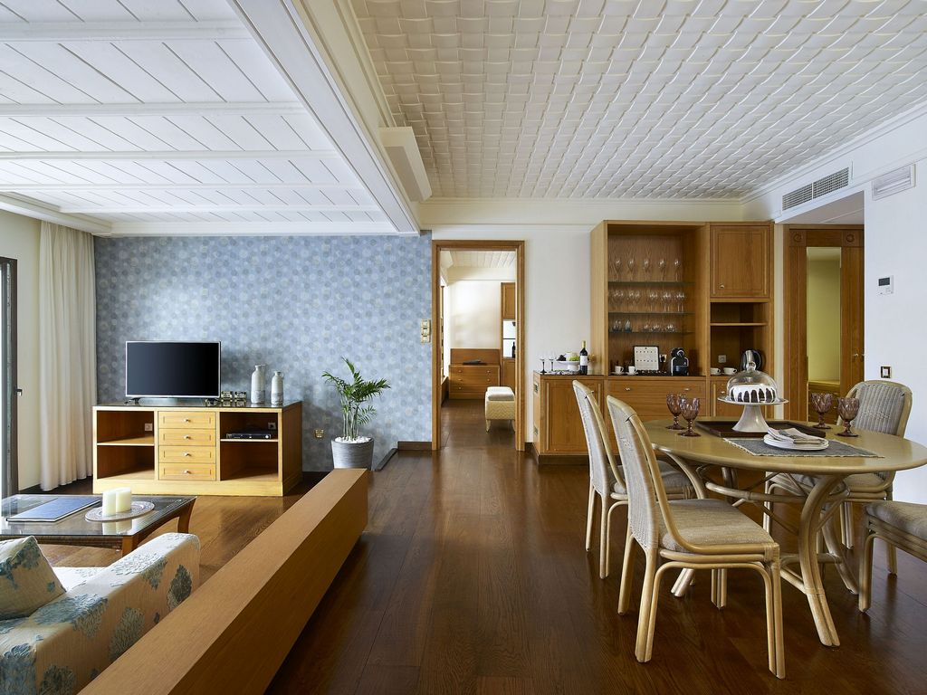 Presidential Suite Sea Front Private Pool