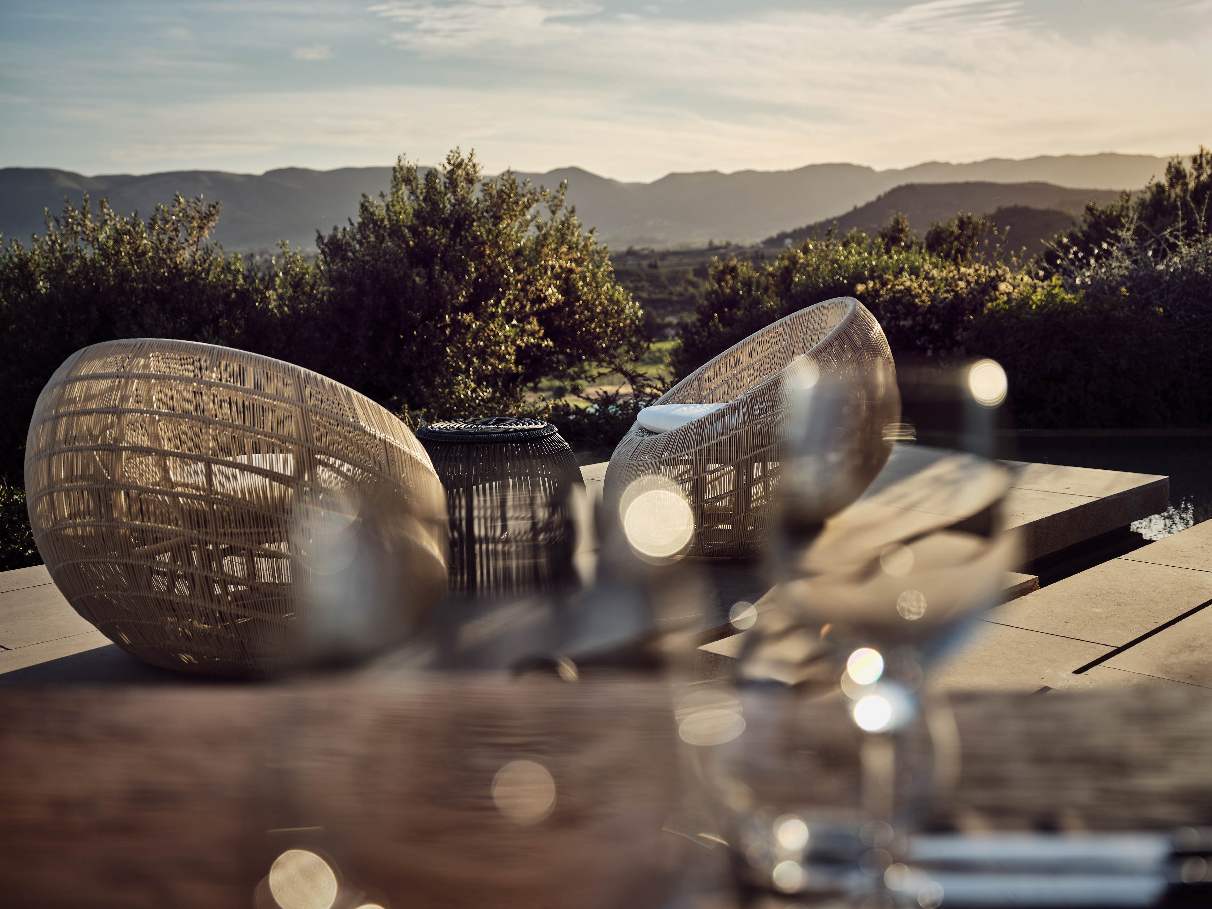 FINE DINE AND WINE