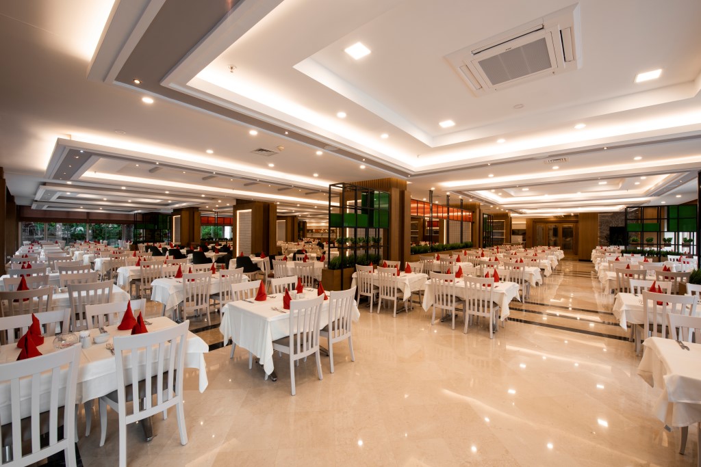 MAIN RESTAURANT