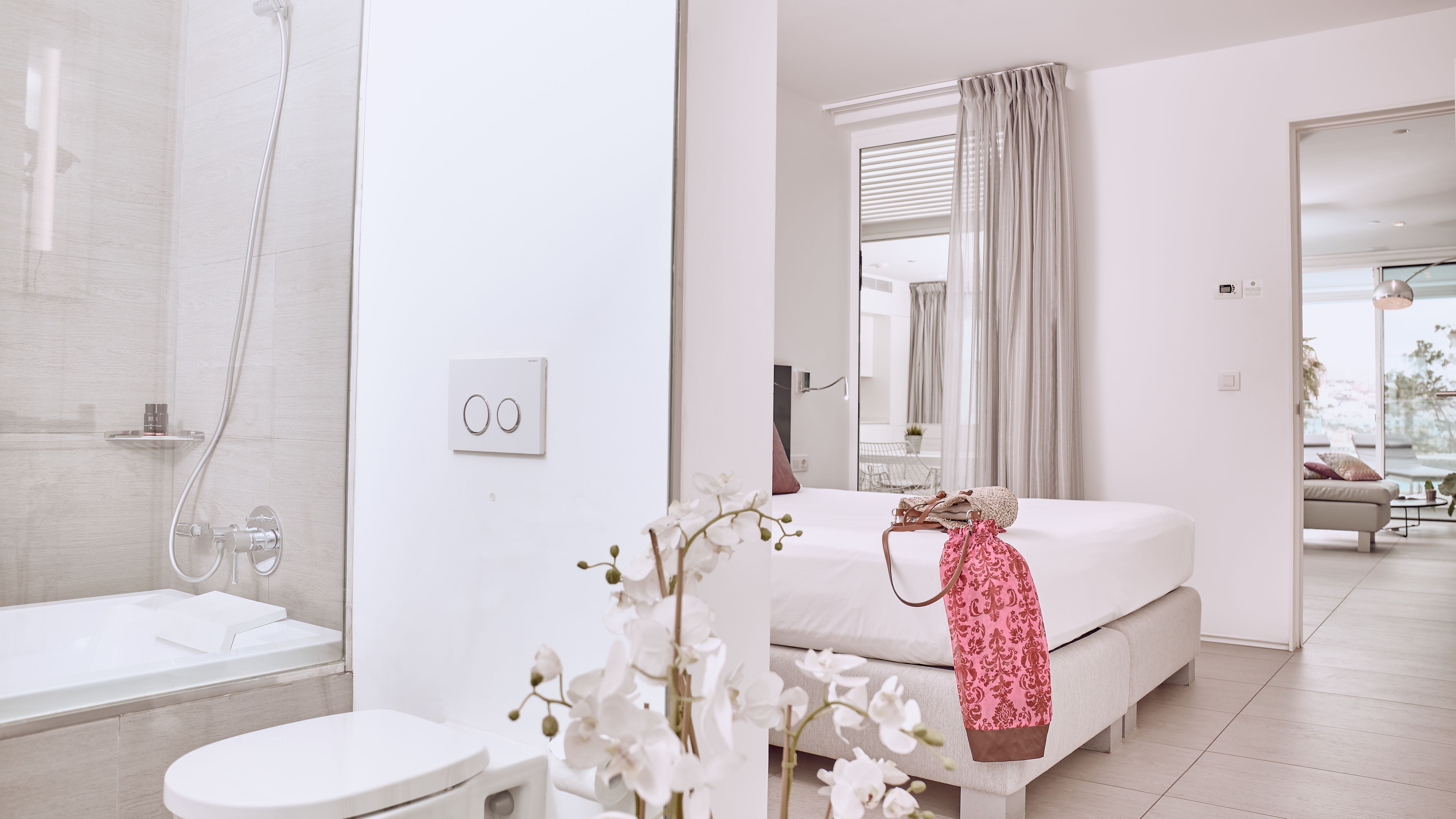 2 BEDROOM SUITE WITH SEA VIEW AND PRIVATE POOL (SERENITY RIO)
