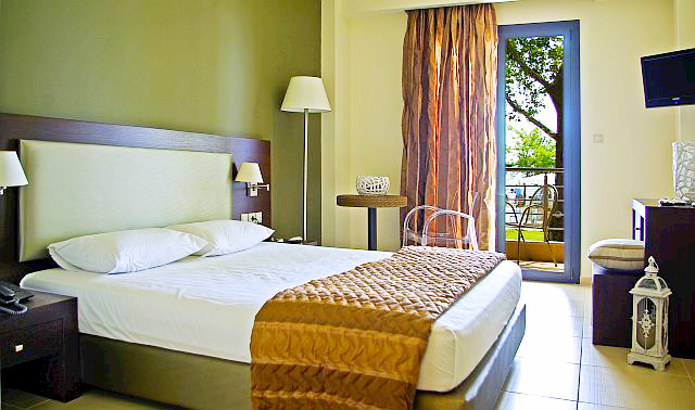 Olympic Beach, Hotel Giannoulis, camera, pat dublu, terasa.jpg