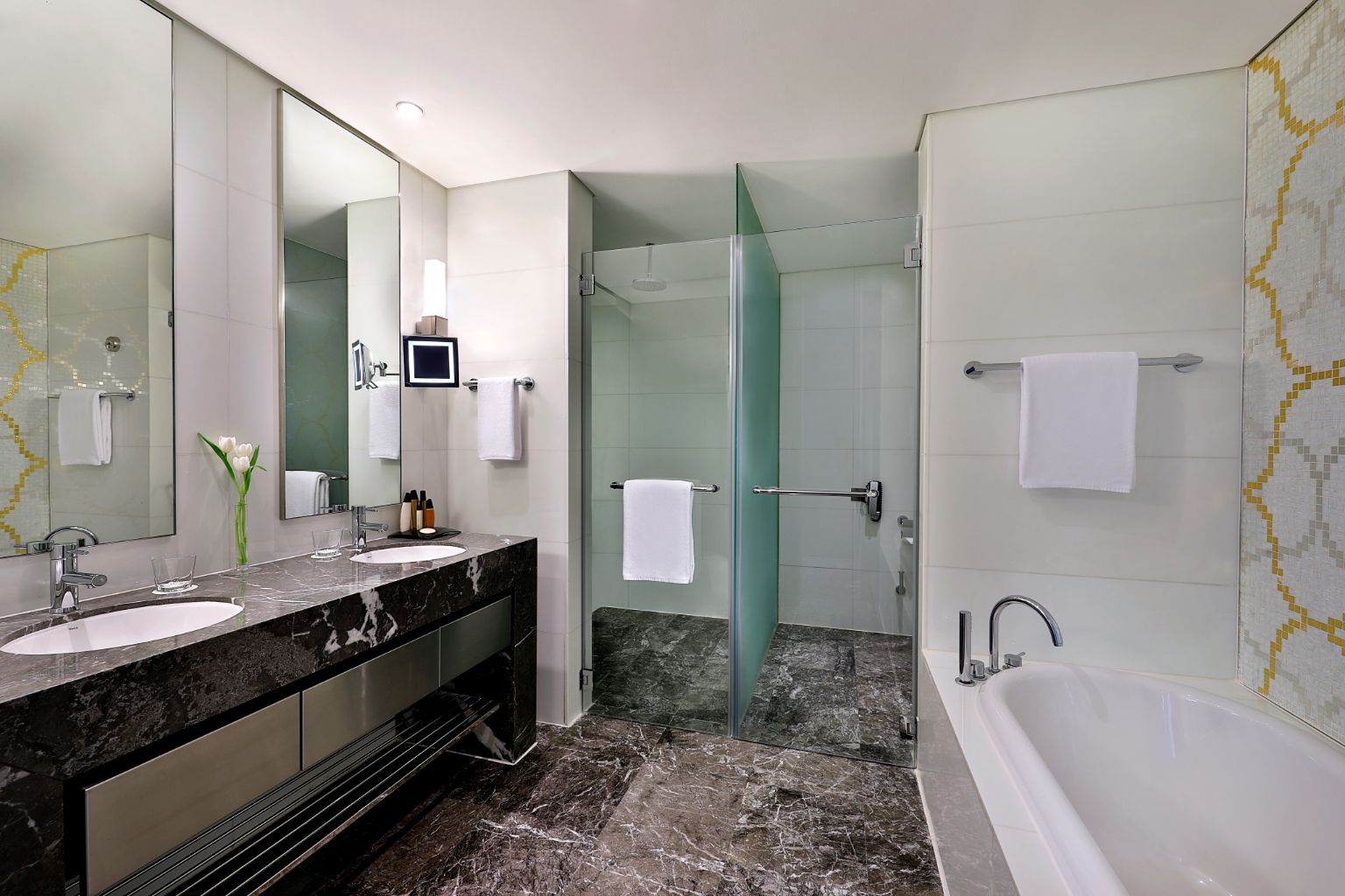 JUNIOR SUITE  – LEVEL 45