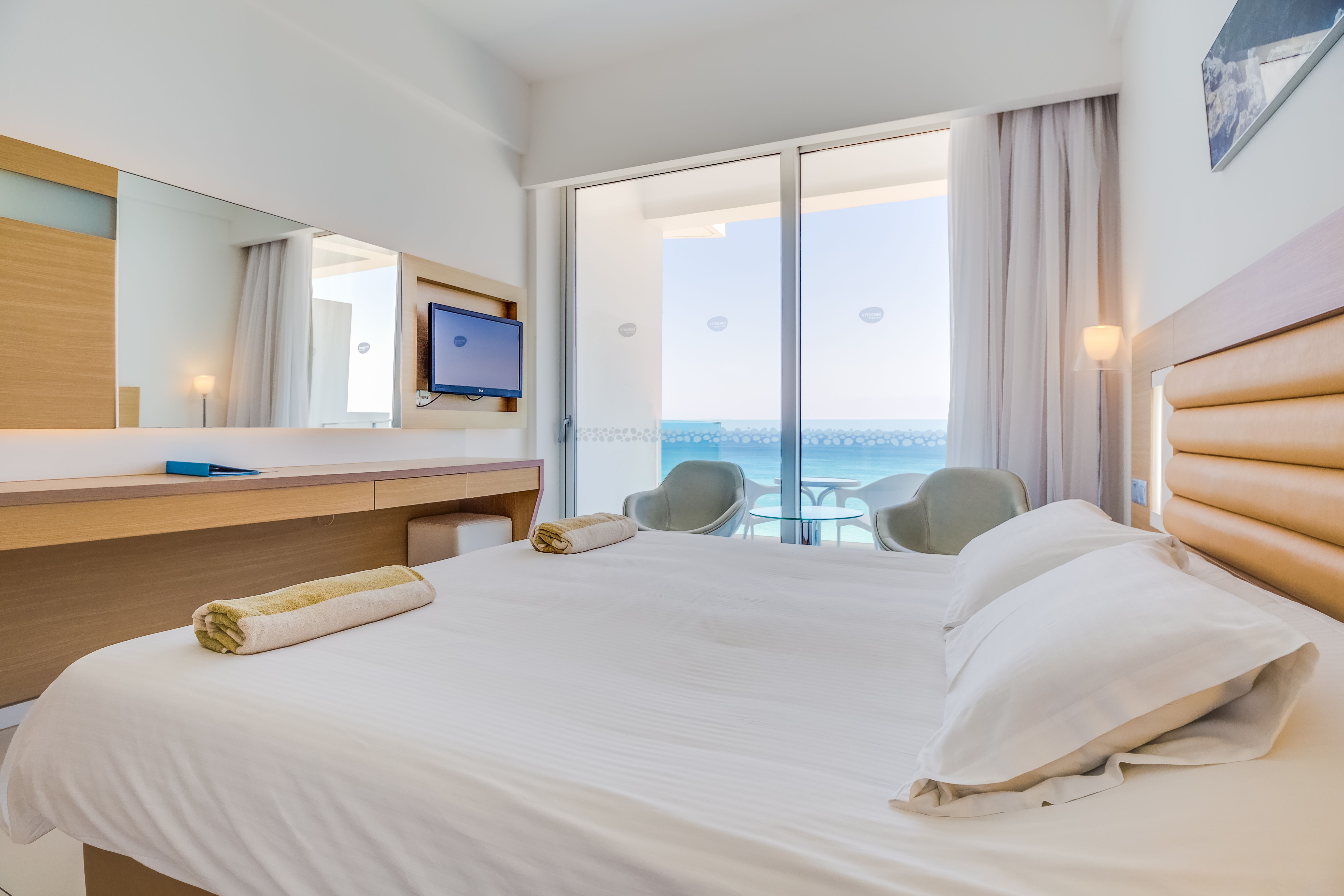STANDARD ROOM (LATERALSEAVIEW, BALCONY)