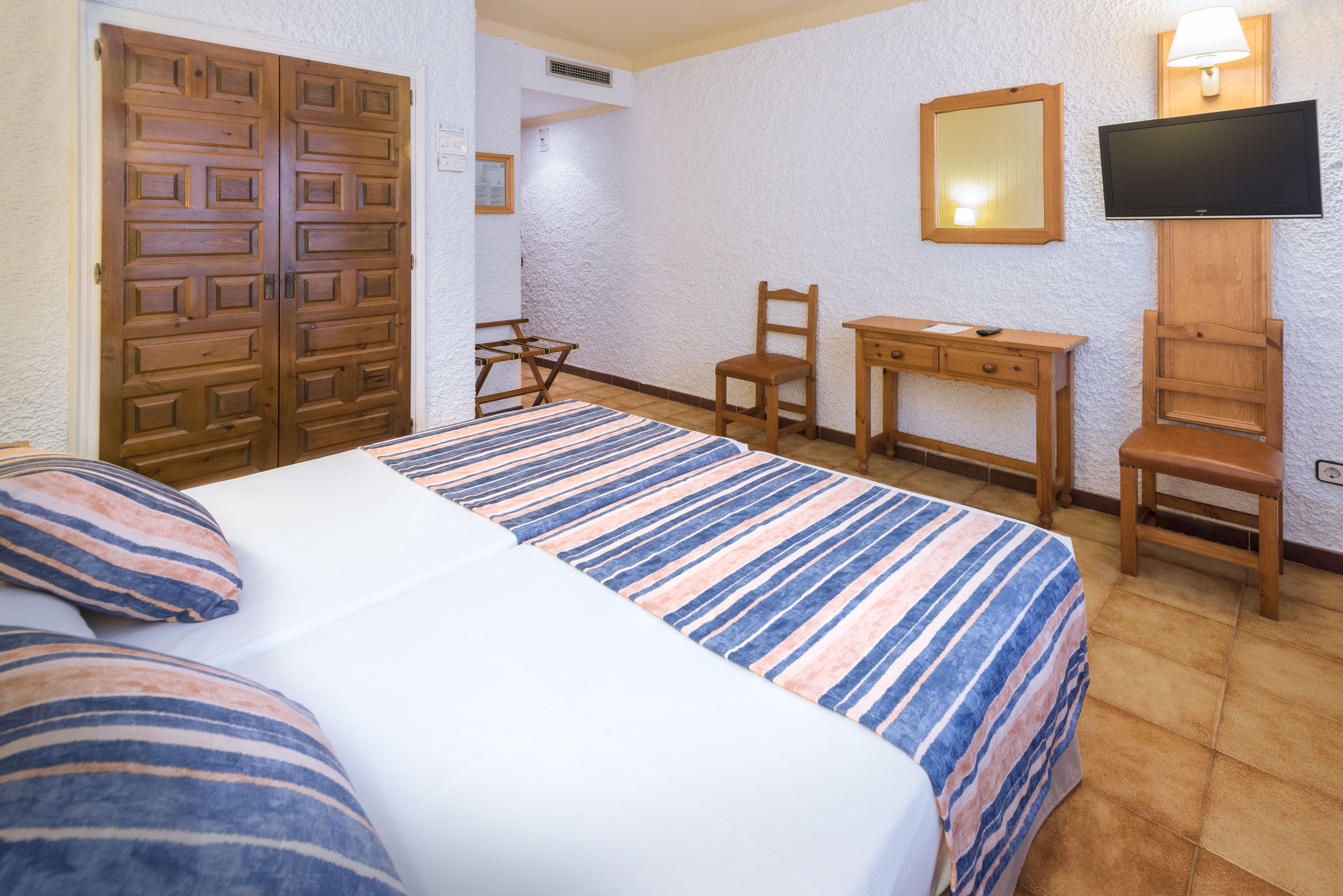 DOUBLE ROOM WITH BALCONY
