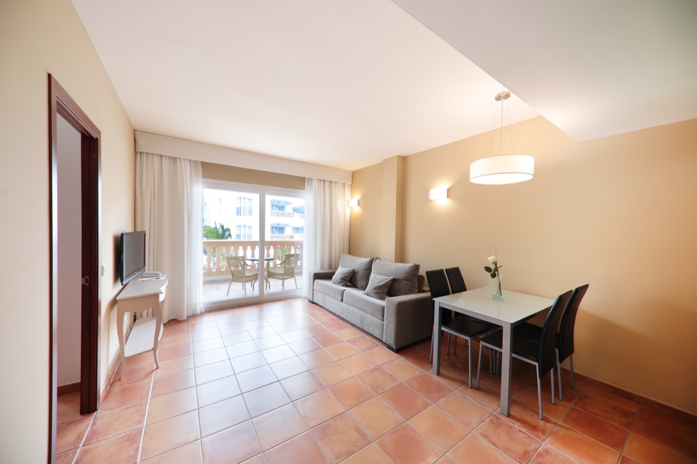 AS - APARTMENT SUPERIOR