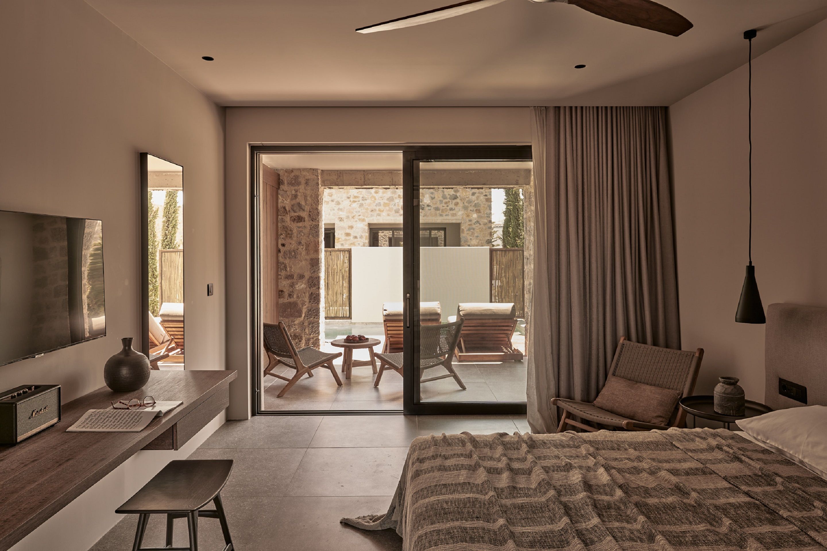 Swim Up Suite