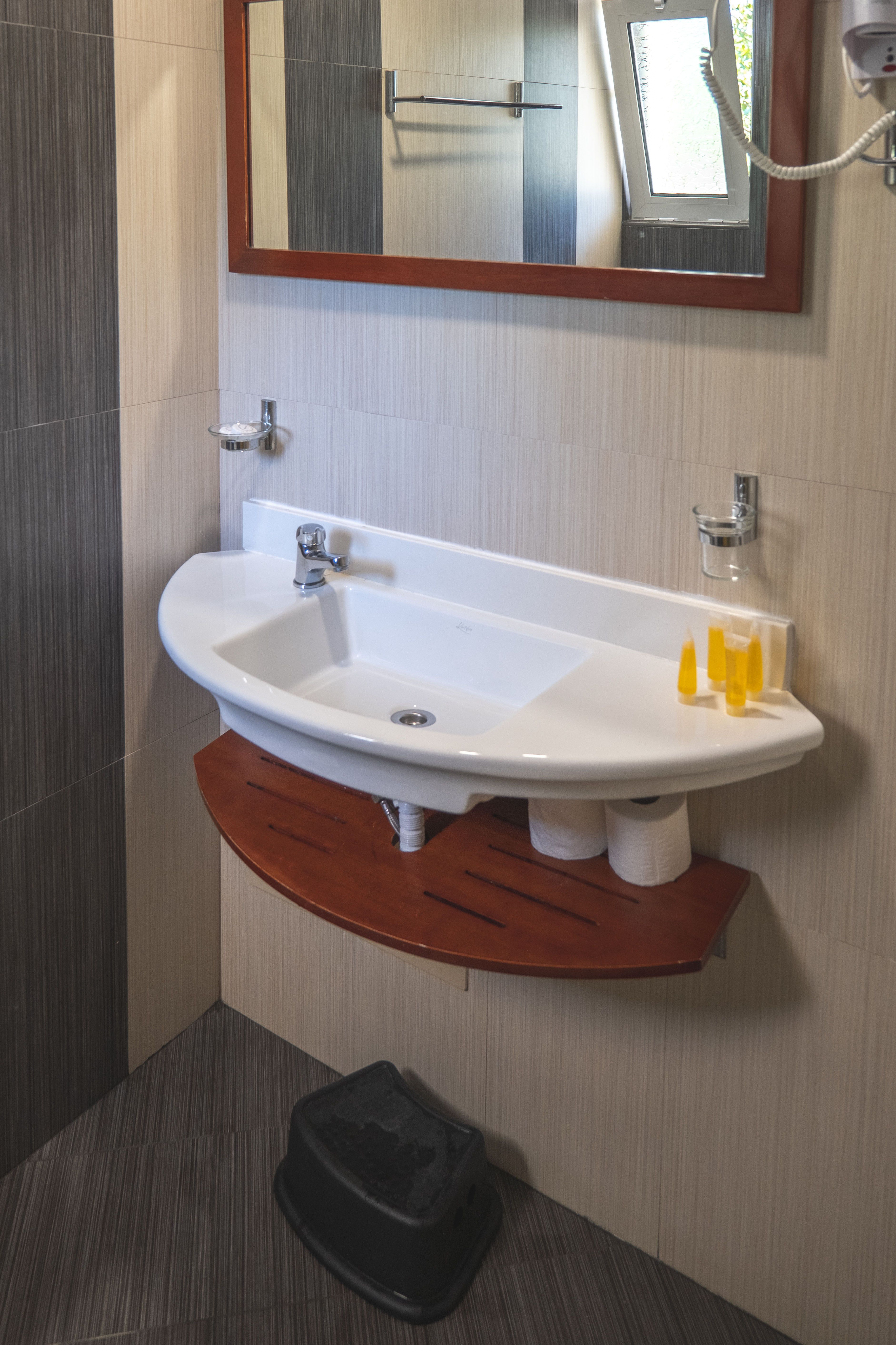 STANDARD DOUBLE ROOM