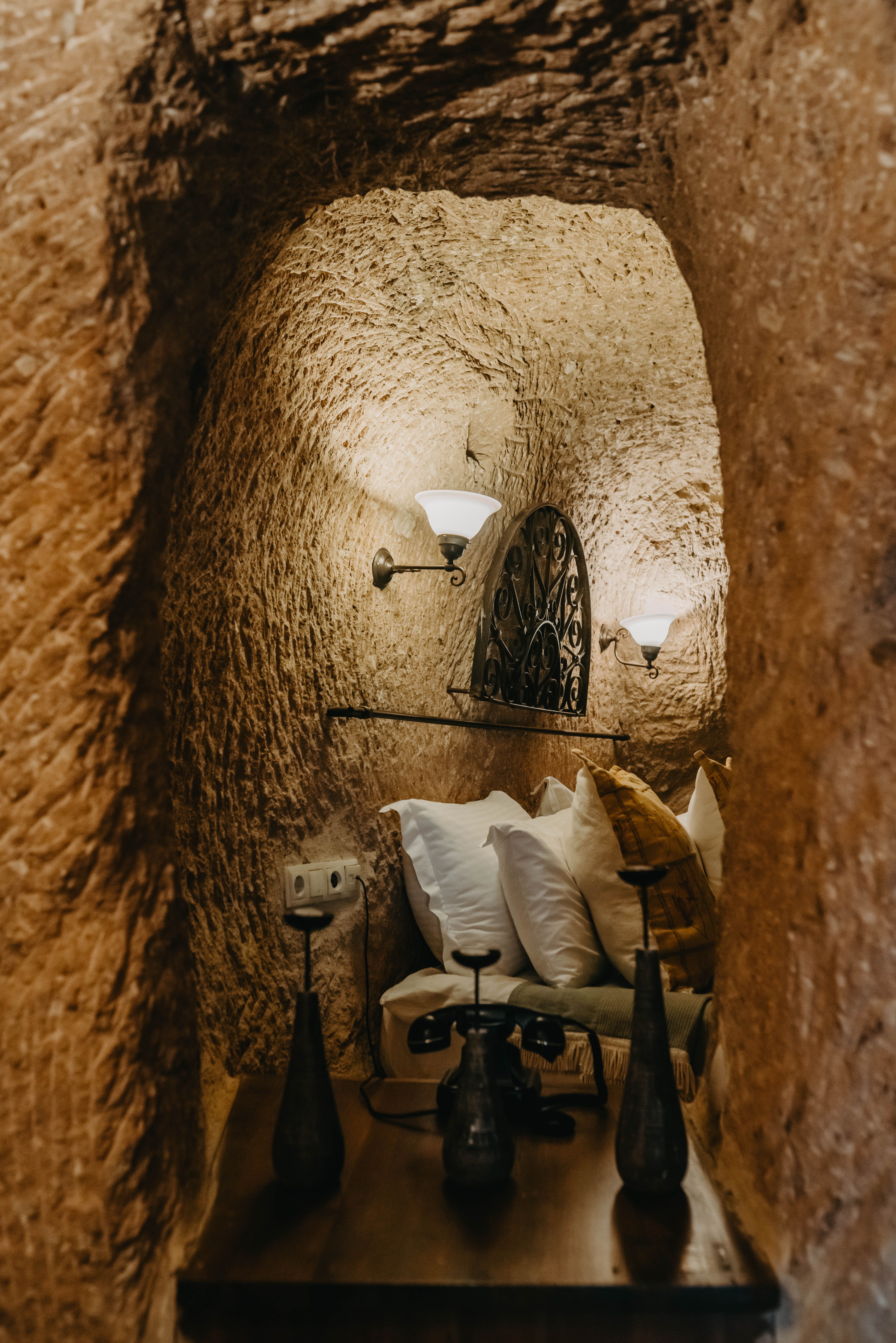 CAVE SUITE ROOM