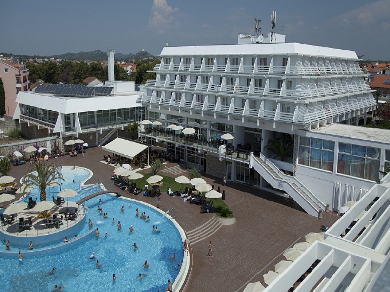 hotel_olympia_pool_1.jpg