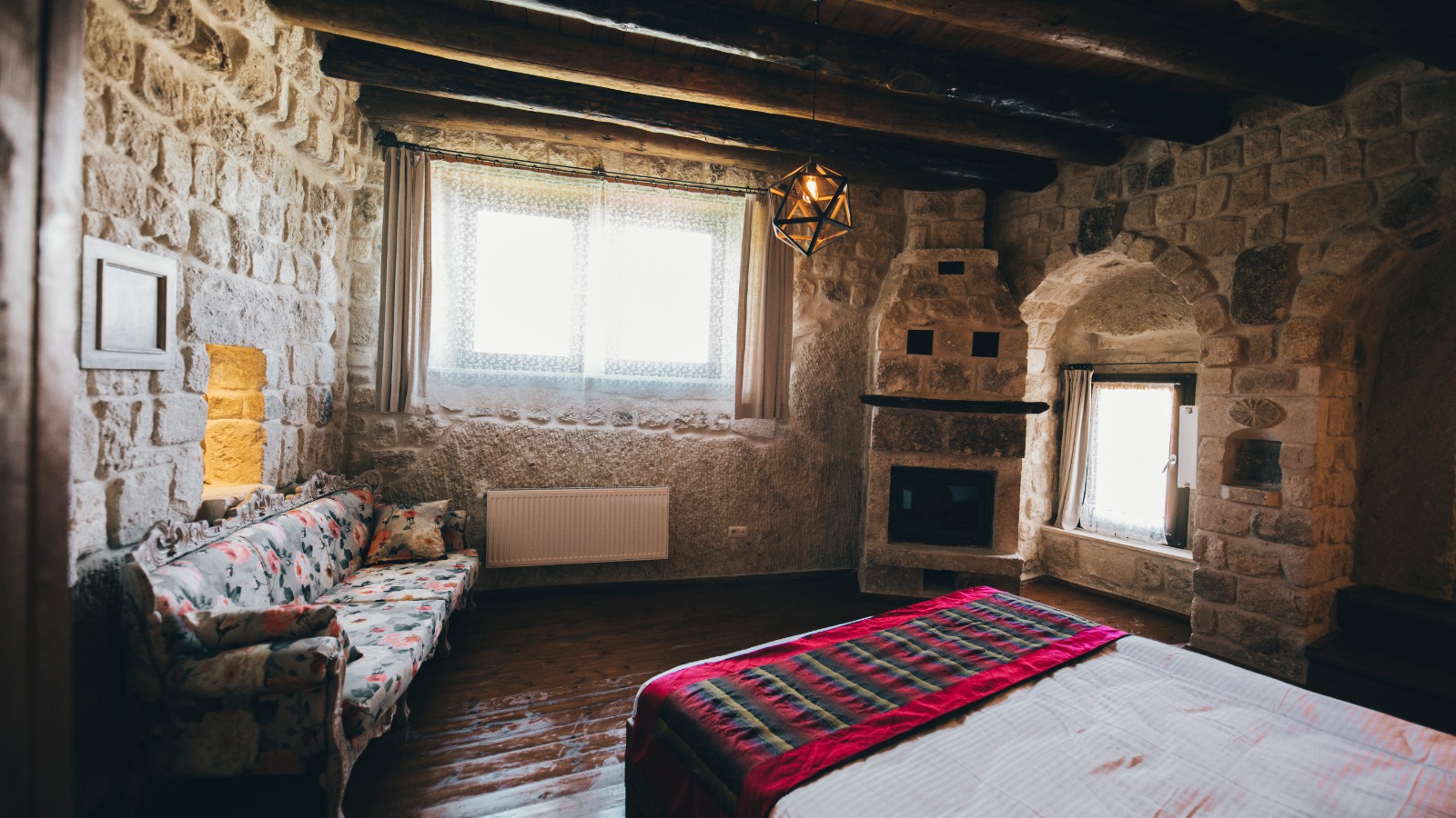 CAVE SUITE ROOM