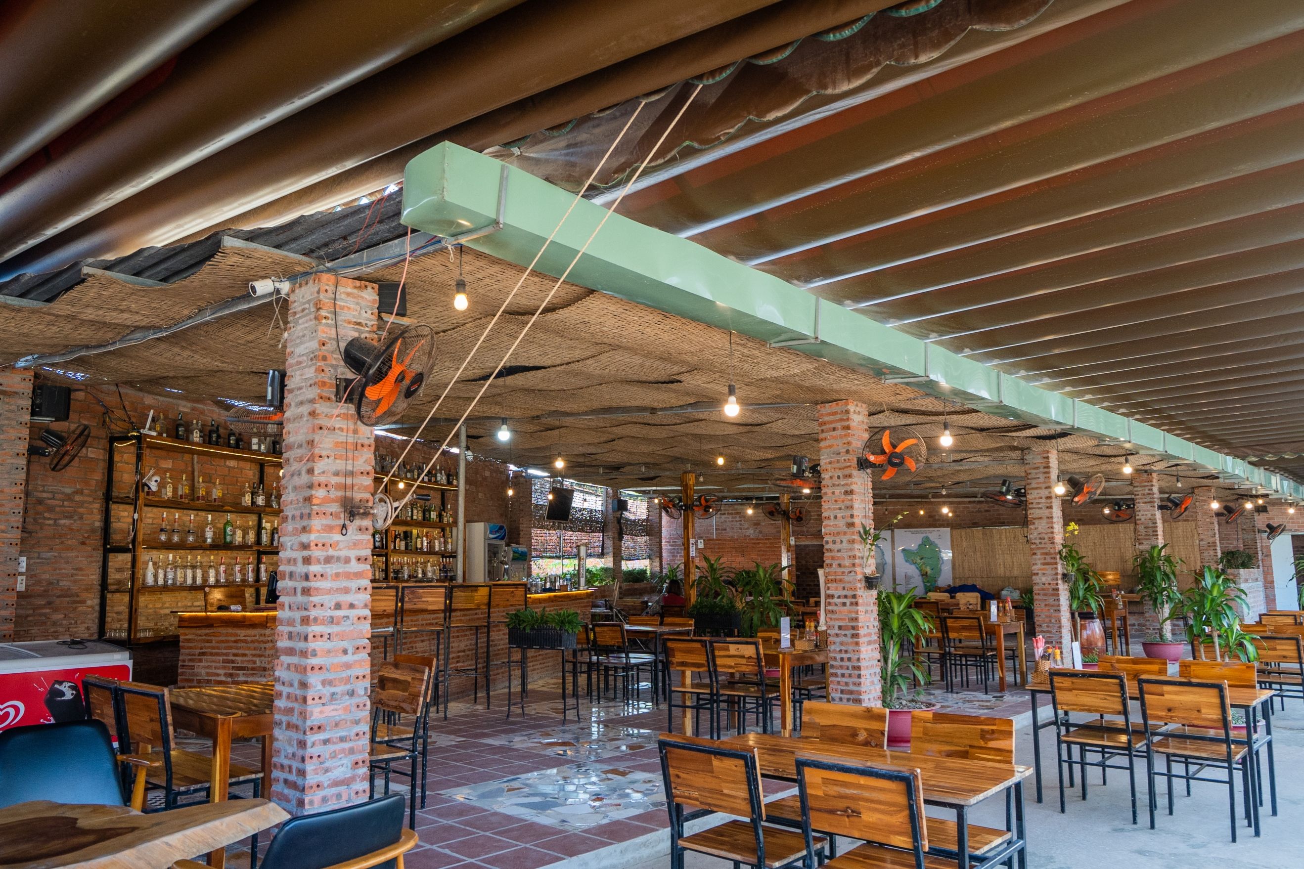 SENIA RESTAURANT