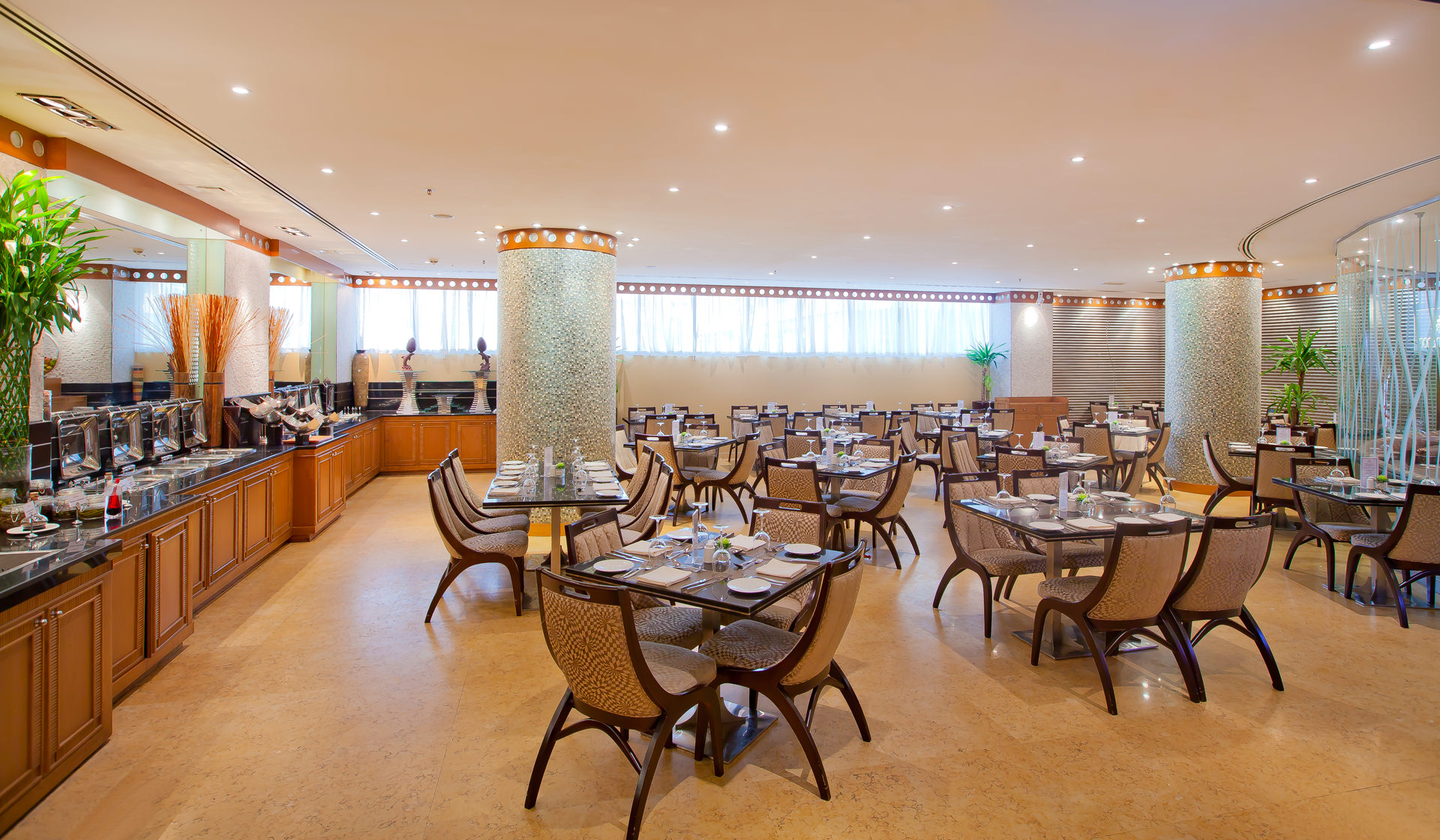 MAIN RESTAURANT