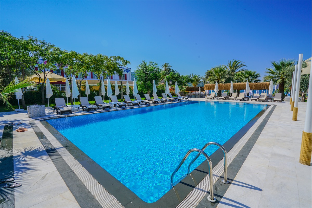Piscina deschisă