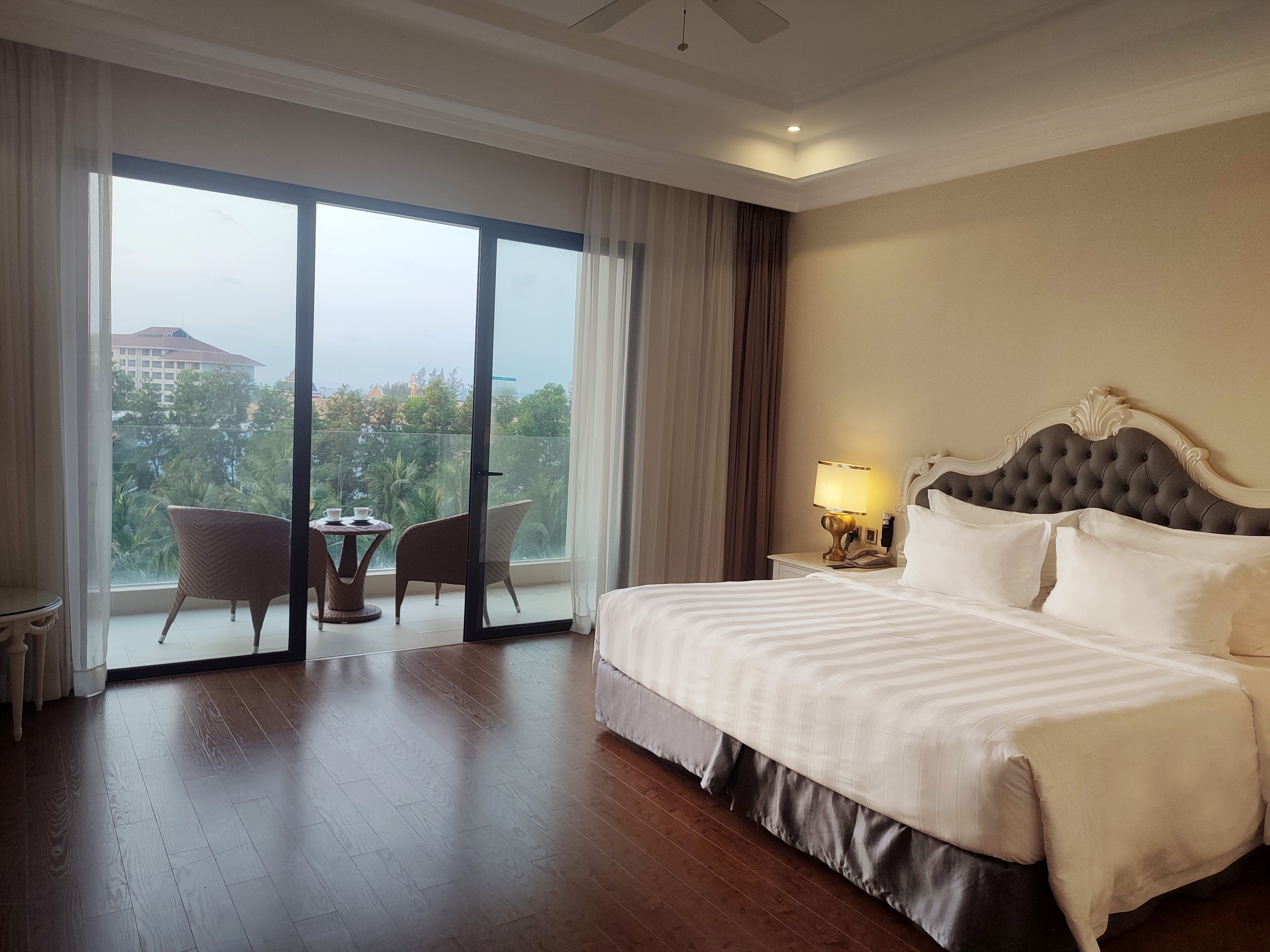 DELUXE GARDEN VIEW WITH BALCONY