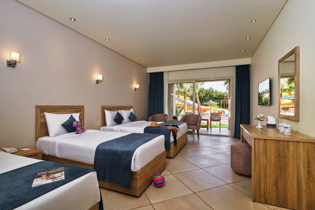 GRAND KING QUADRUPLE ROOM 