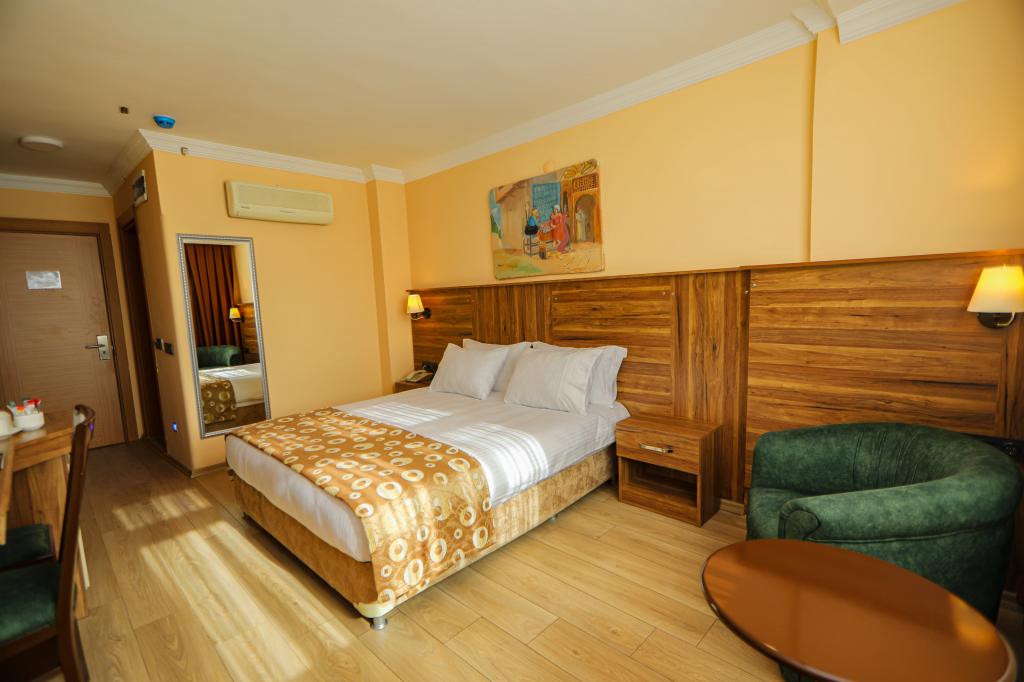 STANDARD ROOM