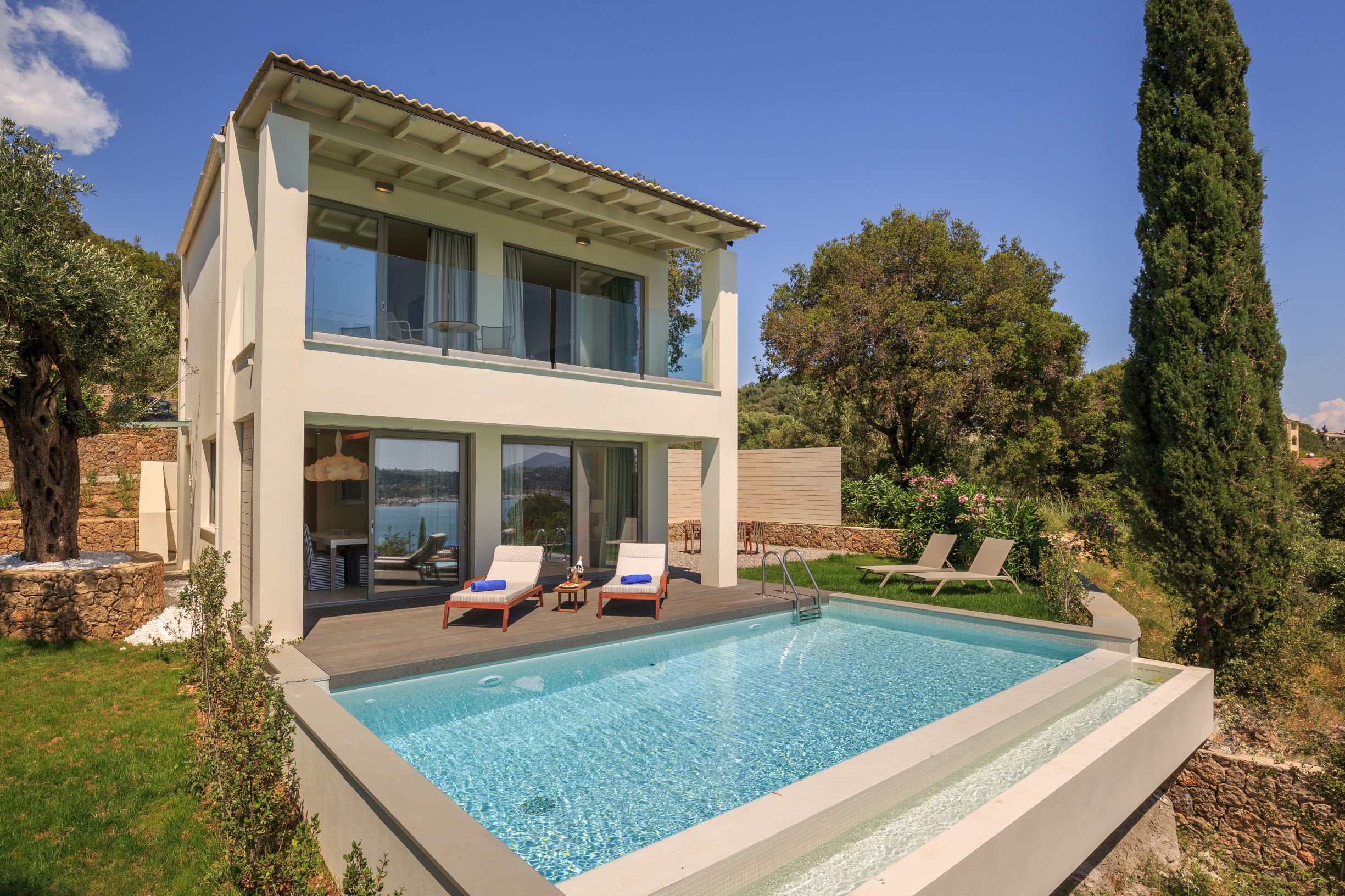 DELUXE PANORAMA VILLA WITH POOL