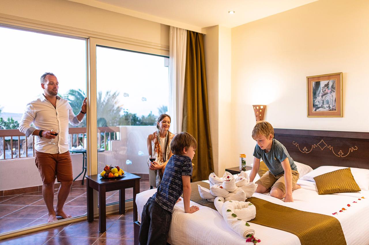 GRAND KING QUADRUPLE ROOM 