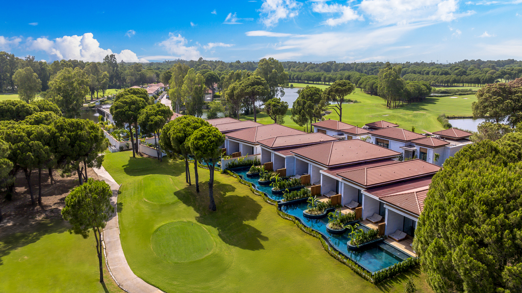 Lagoon Golf Suite 