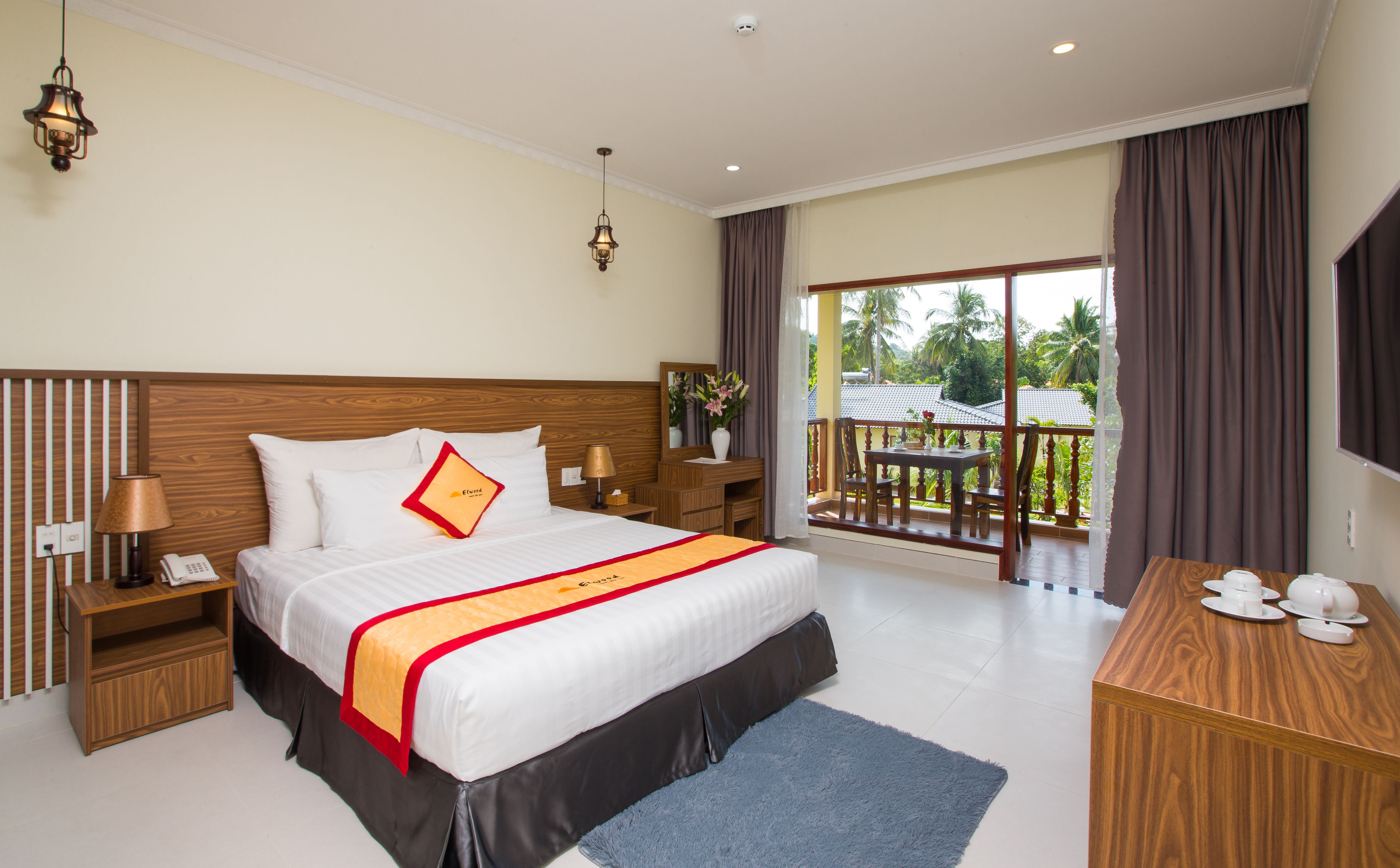 GARDEN VIEW GRAND BALCONY 