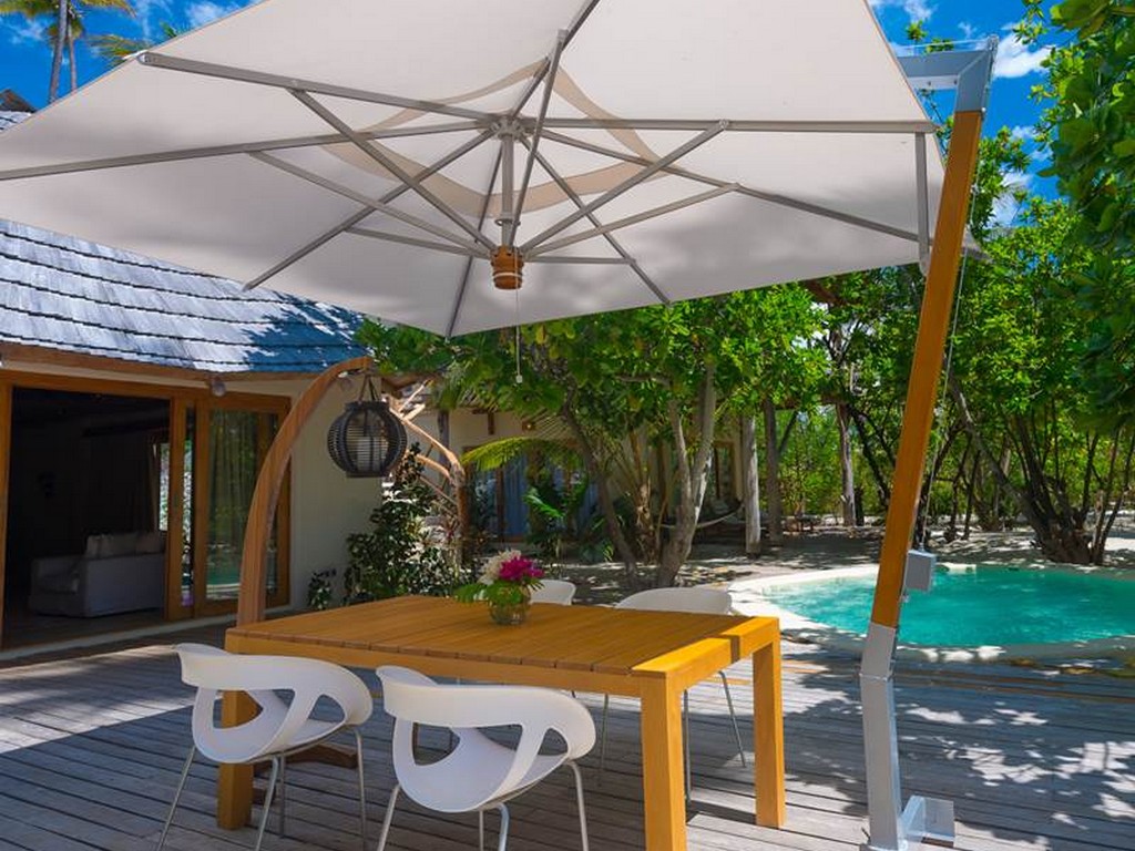 Deluxe Room With Shared Pool