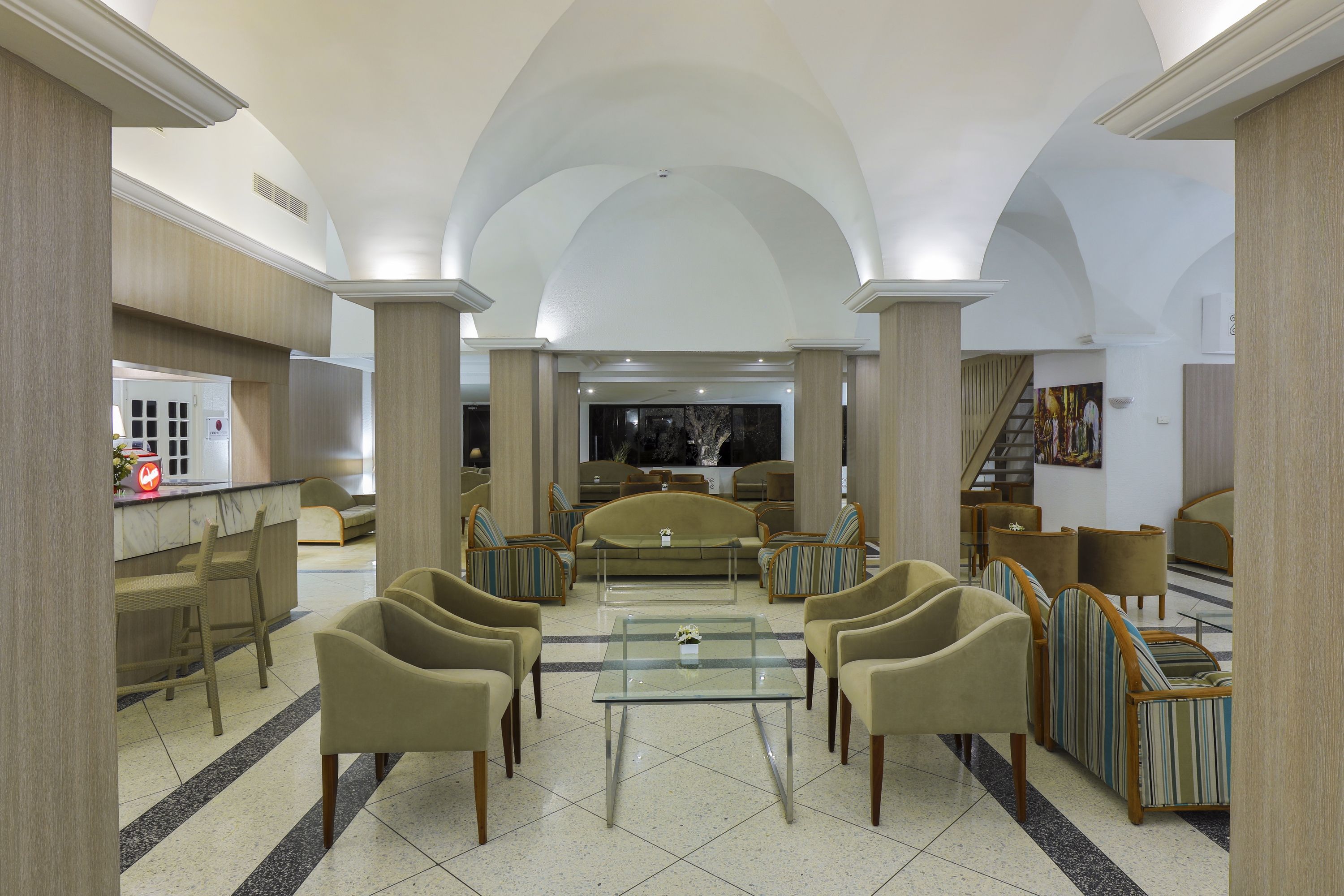 LE MARQUIS - Lounge and Lobby Bar