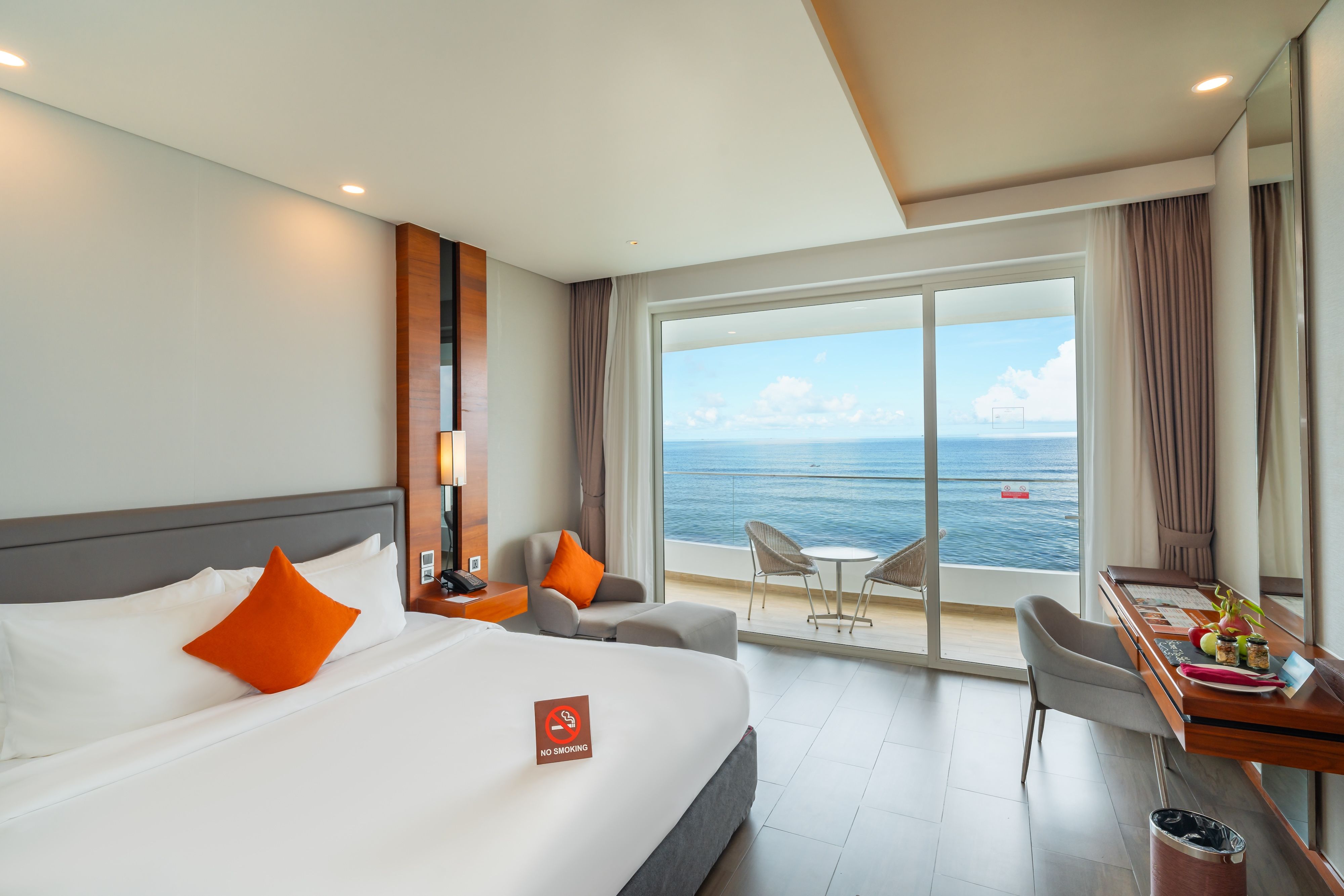 CLASSIC OCEAN VIEW ROOM BALCONY 
