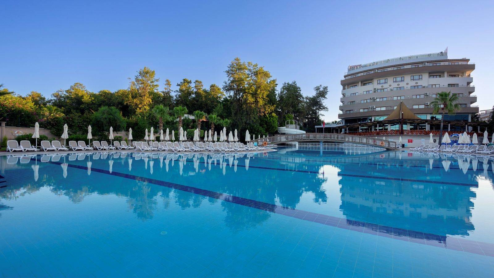 Piscina deschisă