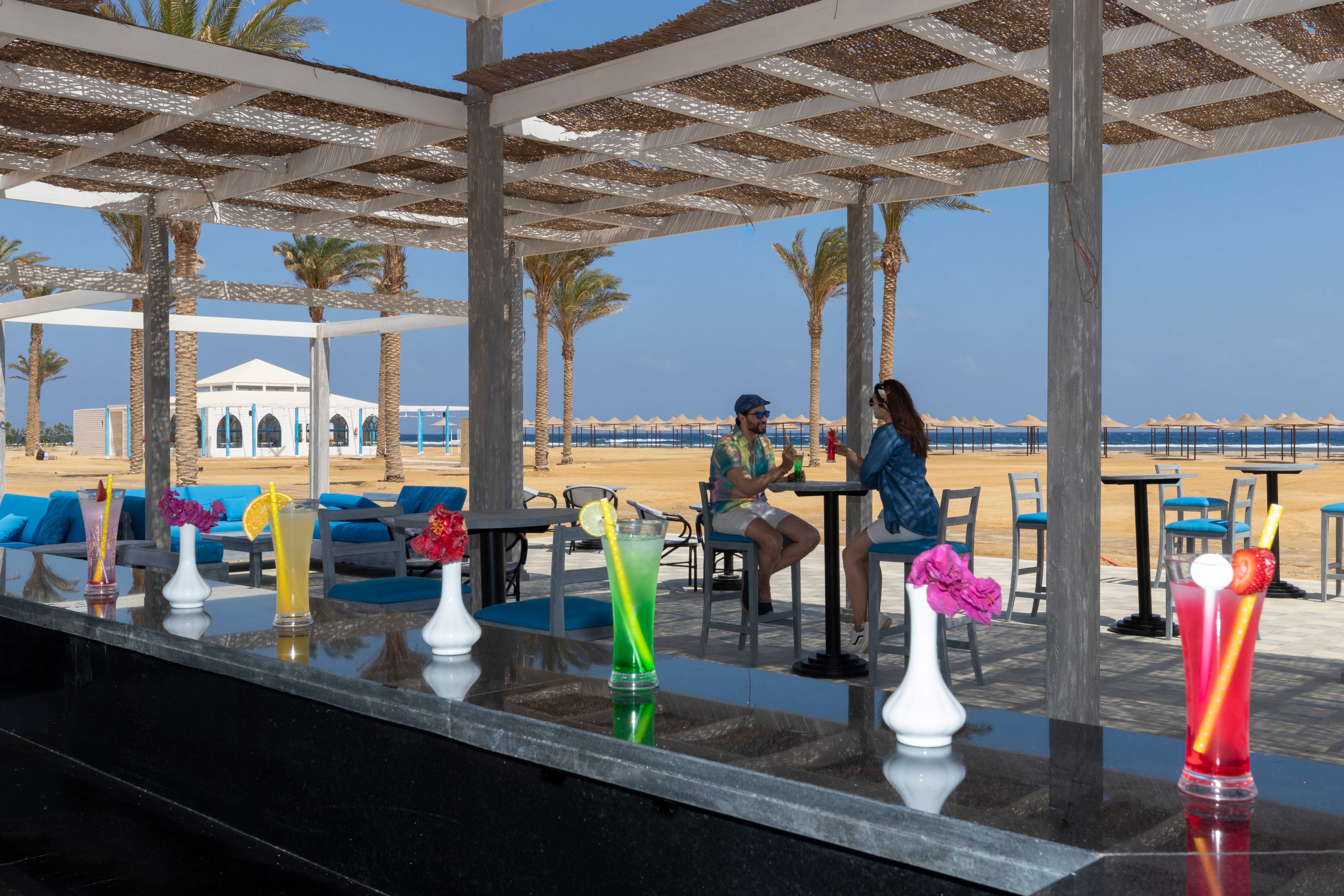 Sea Breeze Beach Bar 