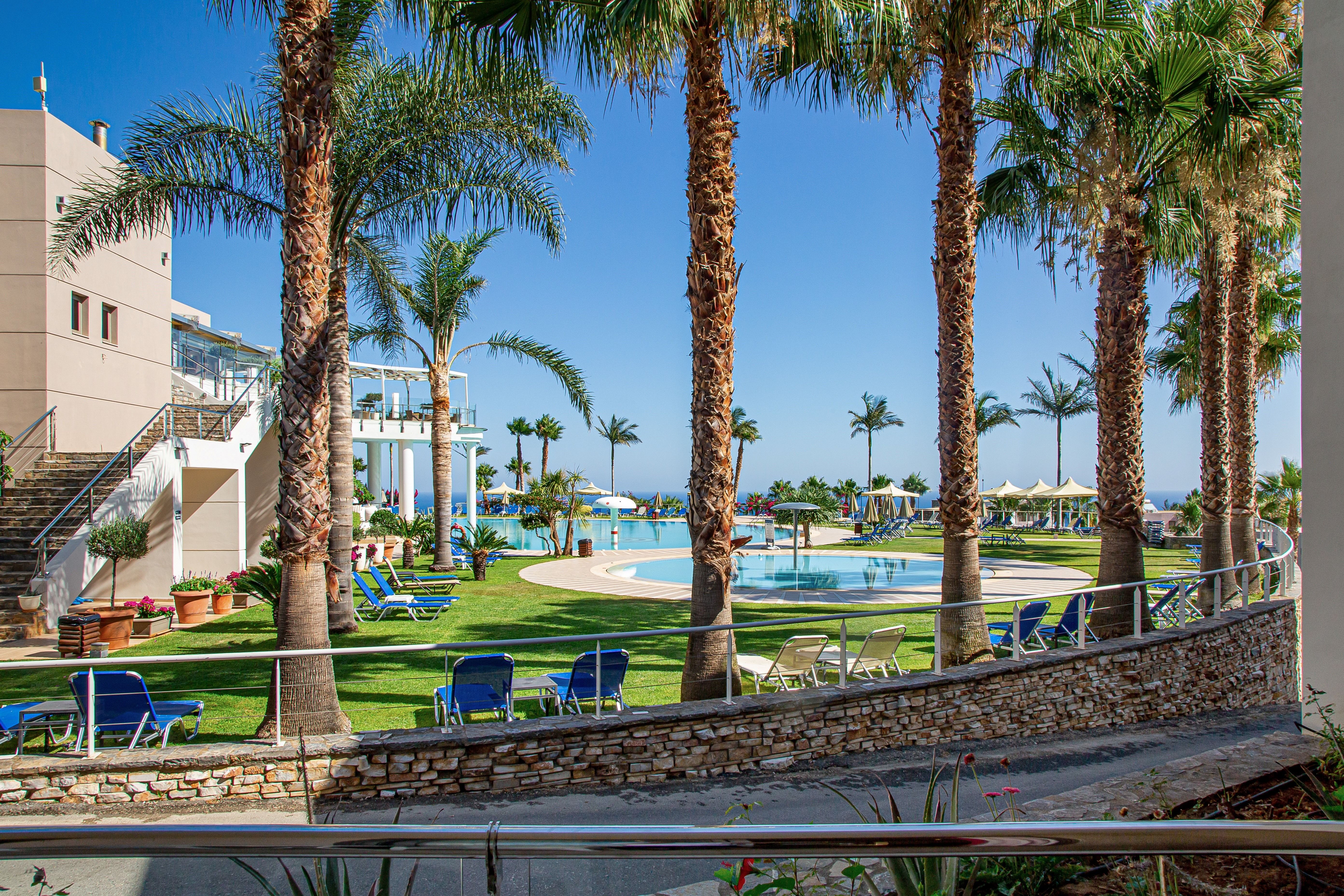 Deluxe Room Pool View