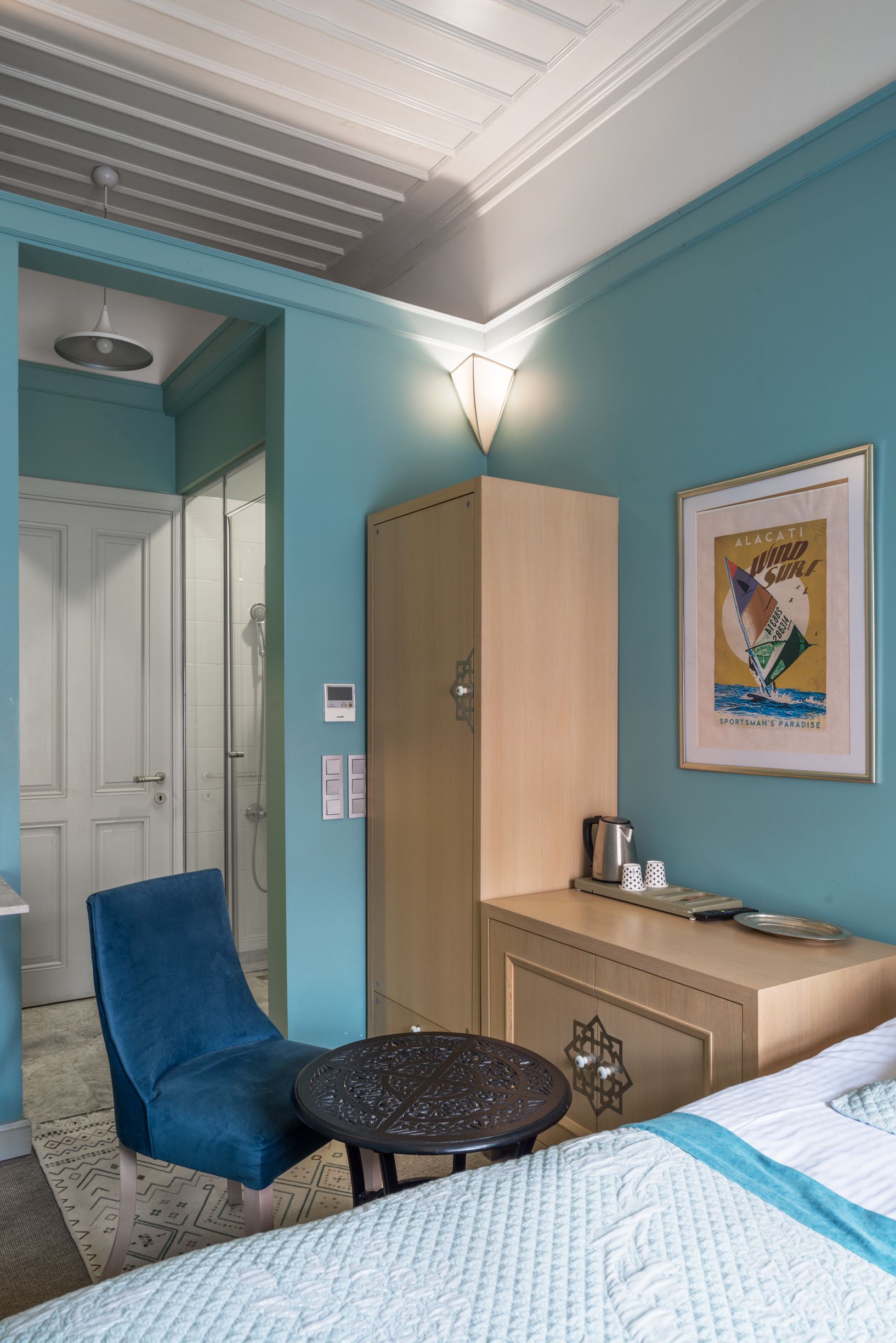 SINGLE ROOM