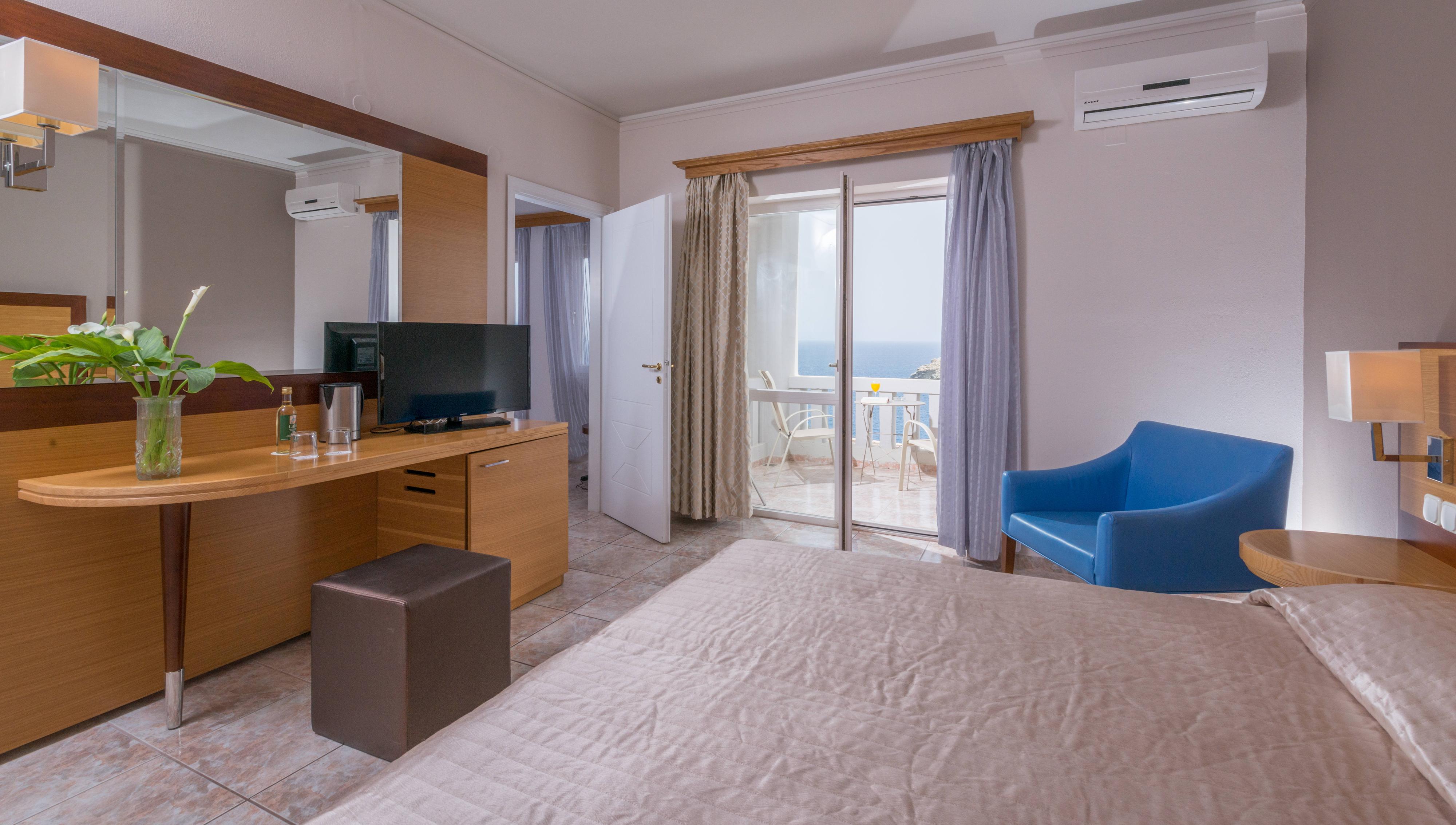 FAMILY ROOM 2 BEDROOMS SEA VIEW
