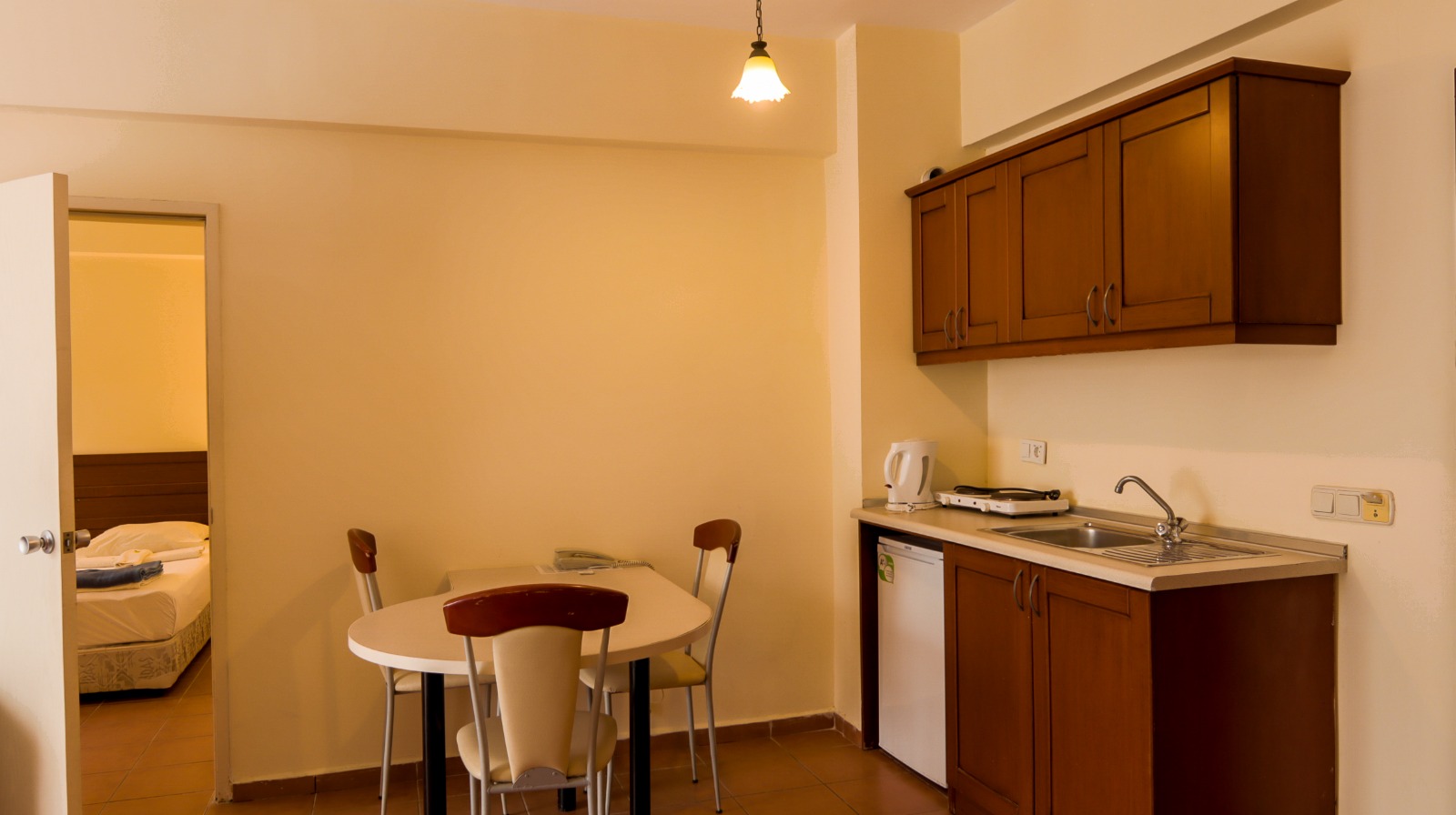 ONE BEDROOM APARTMENT