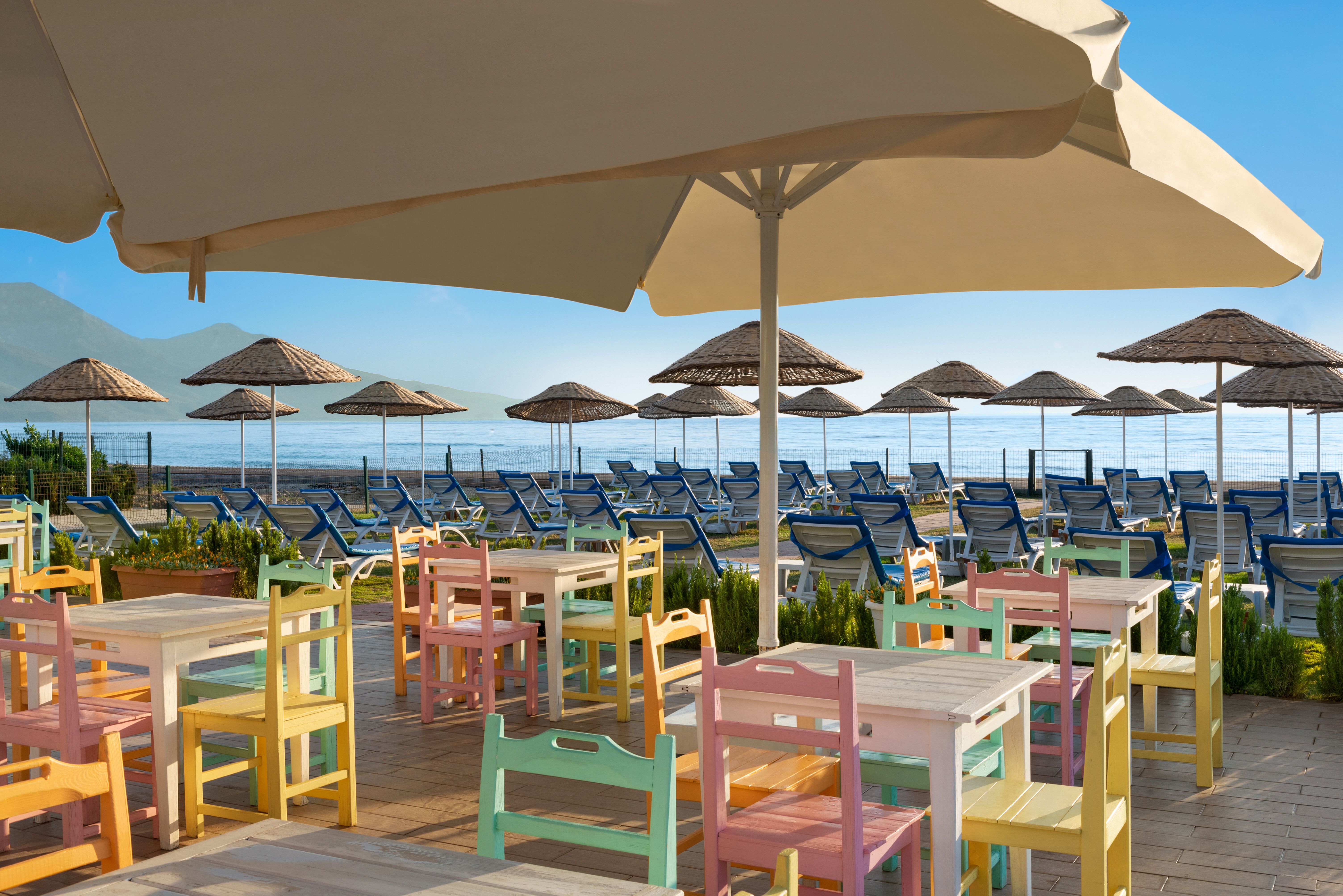BEACH SNACK BAR
