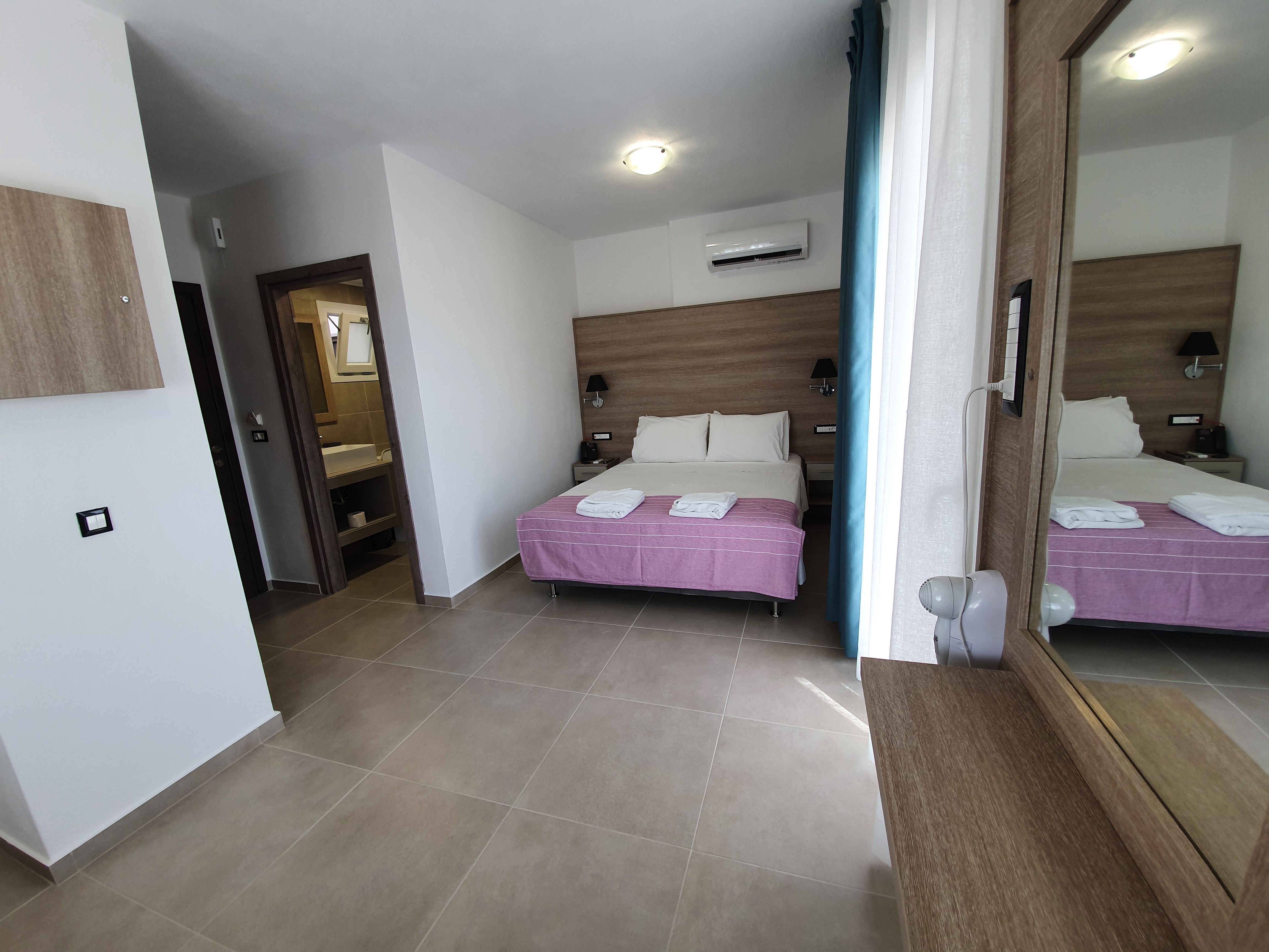 DOUBLE/TWIN ROOM SEA VIEW