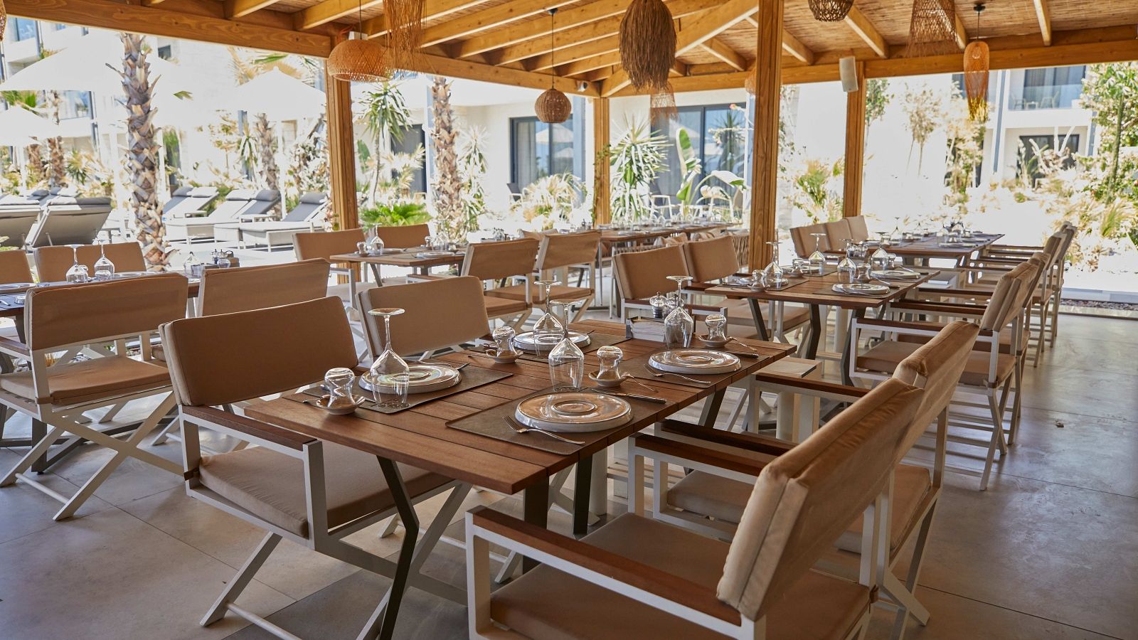 MAIN RESTOURANT