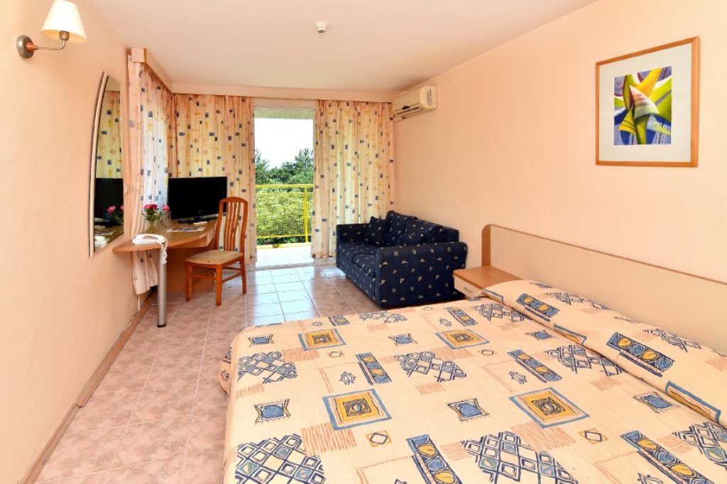 Twin Standard Room (Balcony)