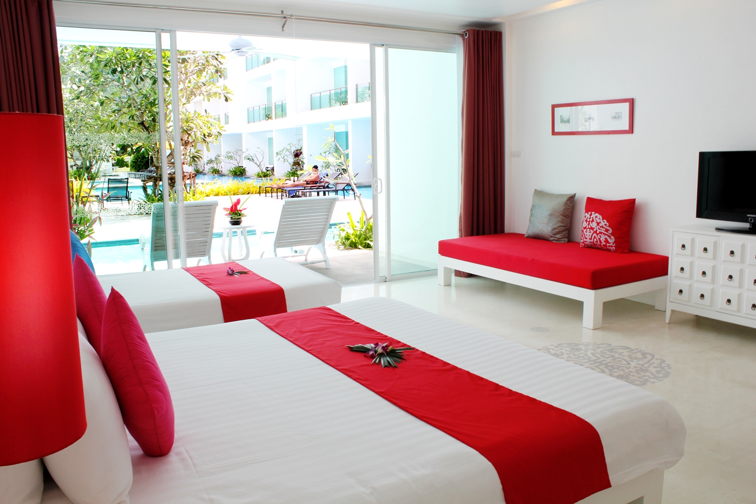 Deluxe Pool Access