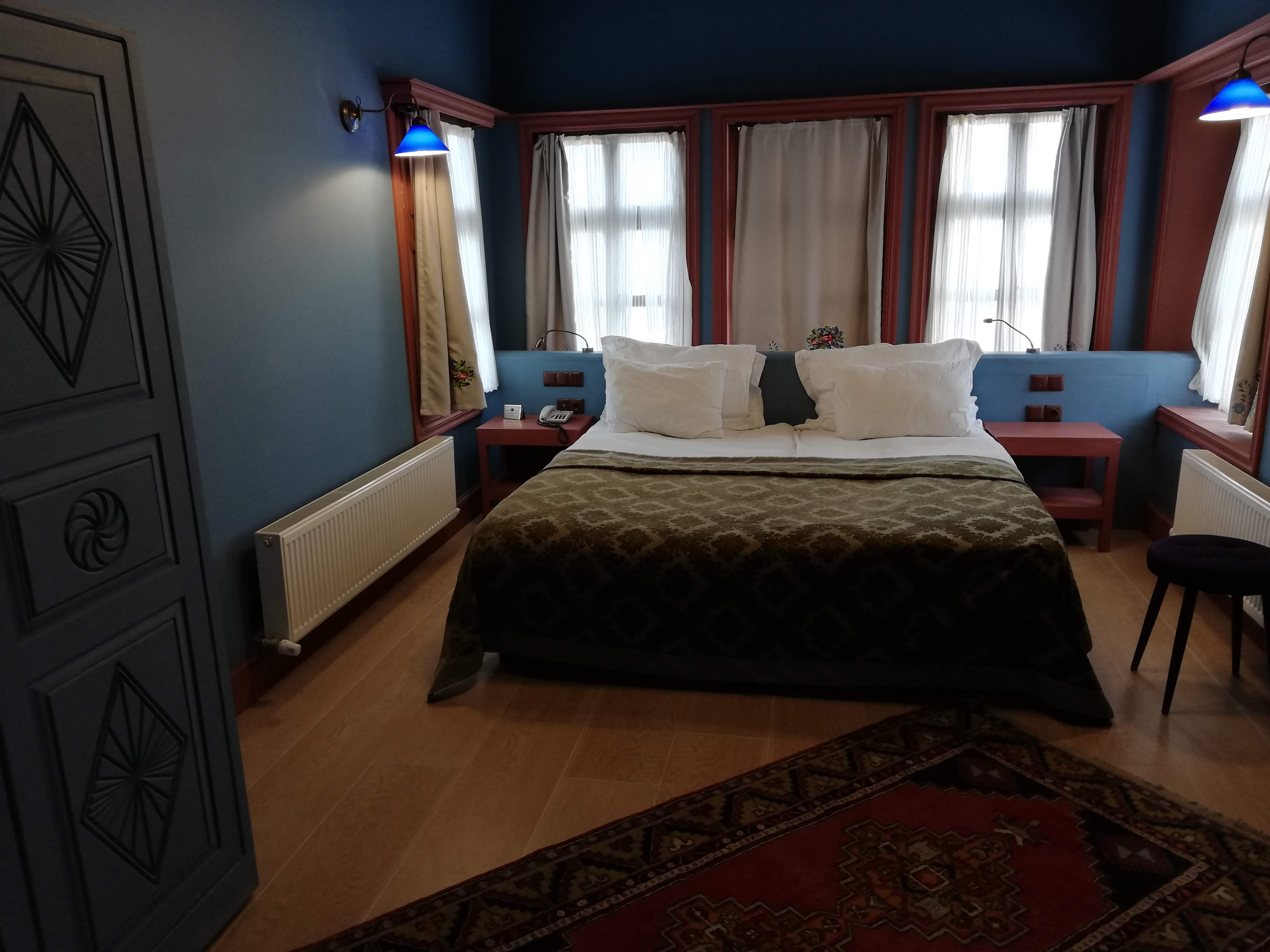  Suite Room  