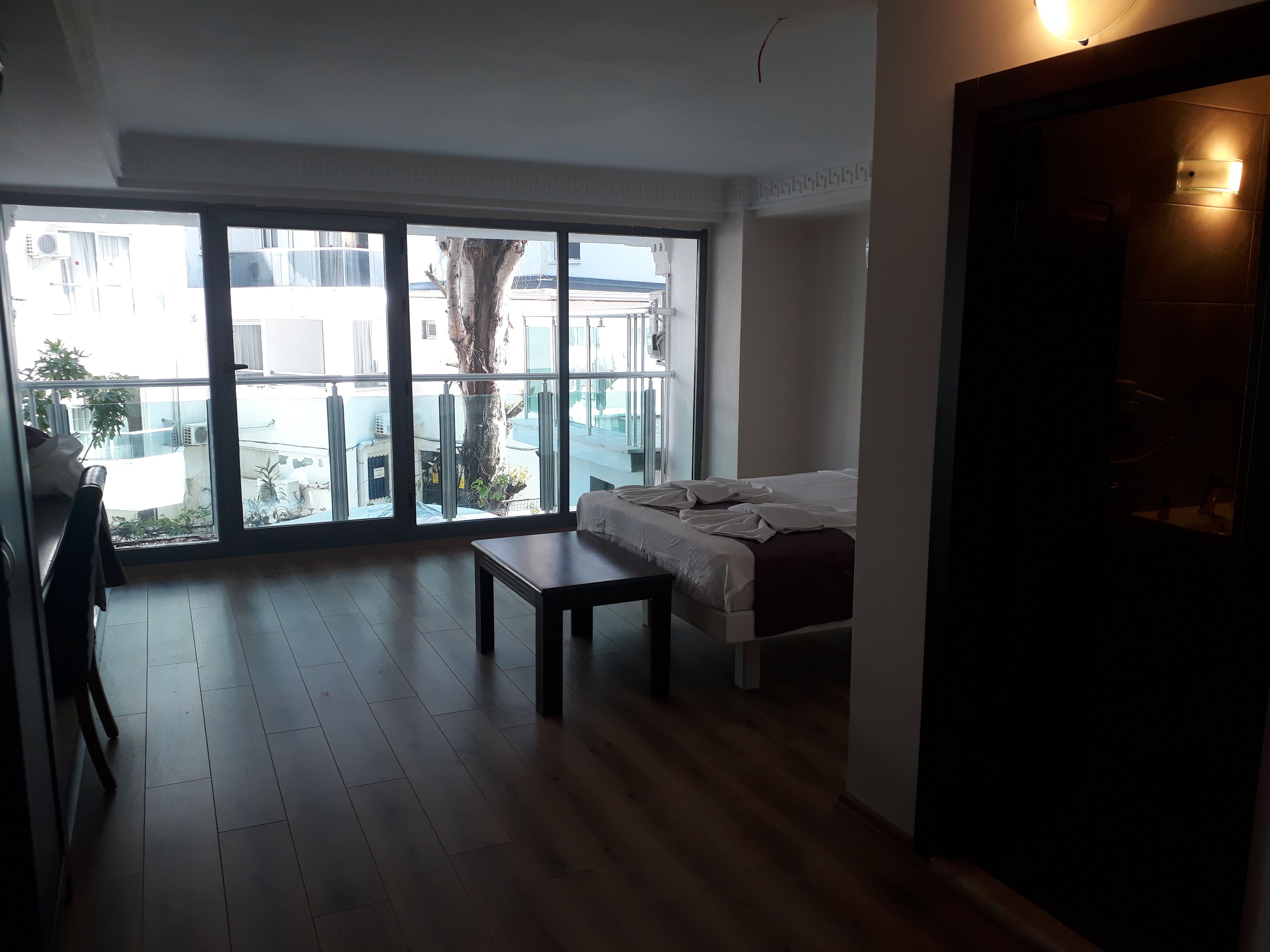 PROMO ROOM