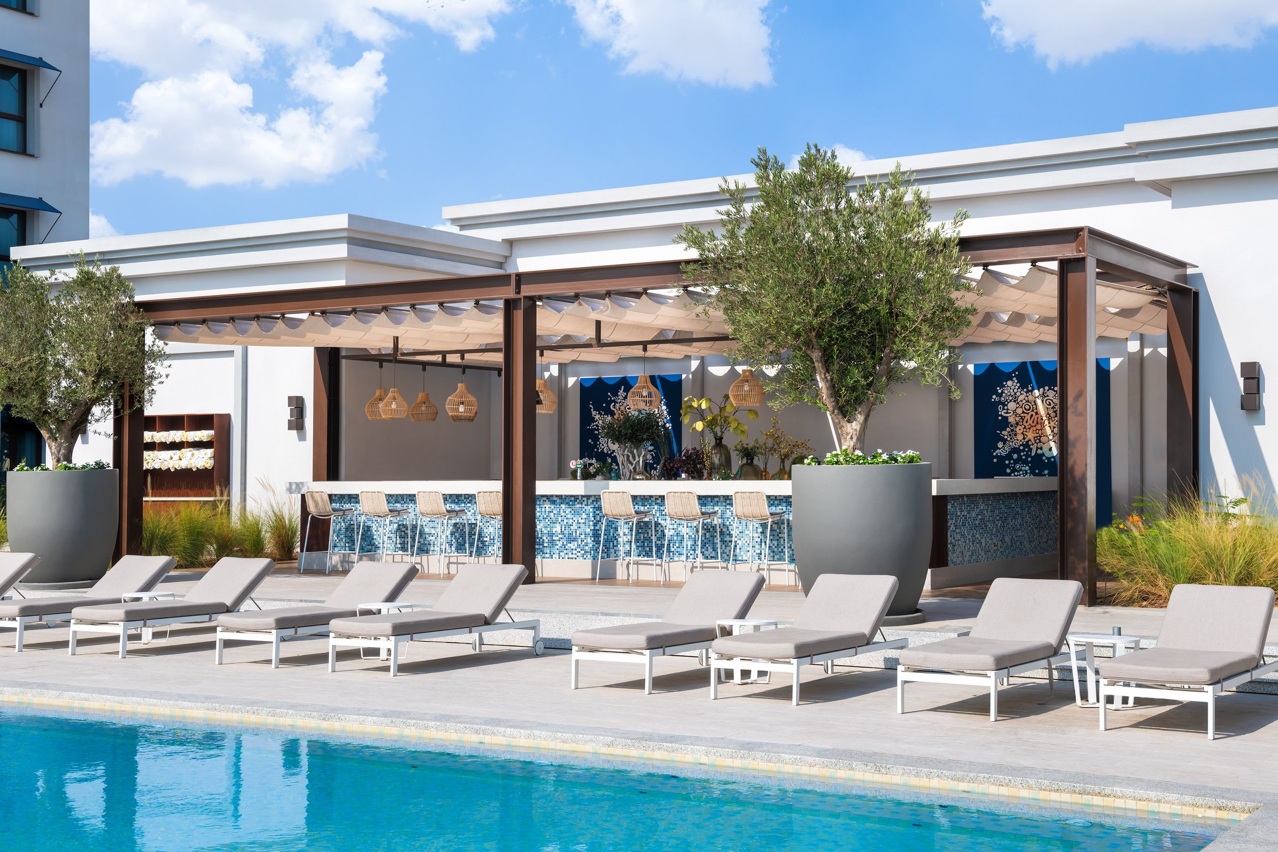 Destination Bar