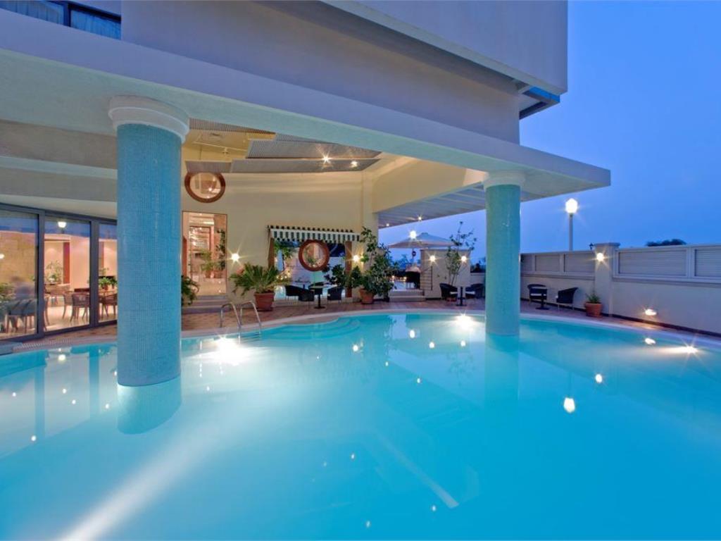 Piscina deschisă