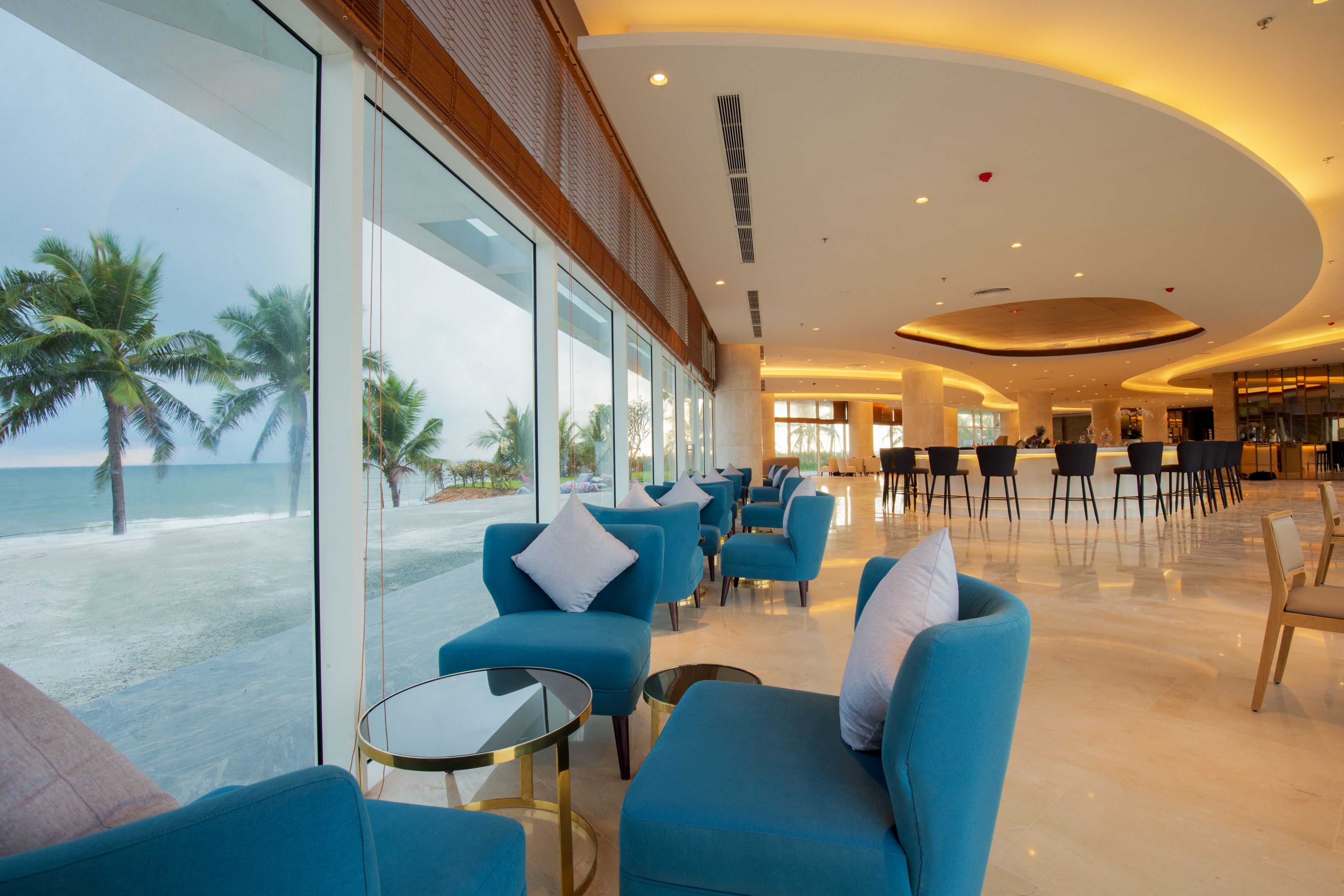 LOBBY BAR