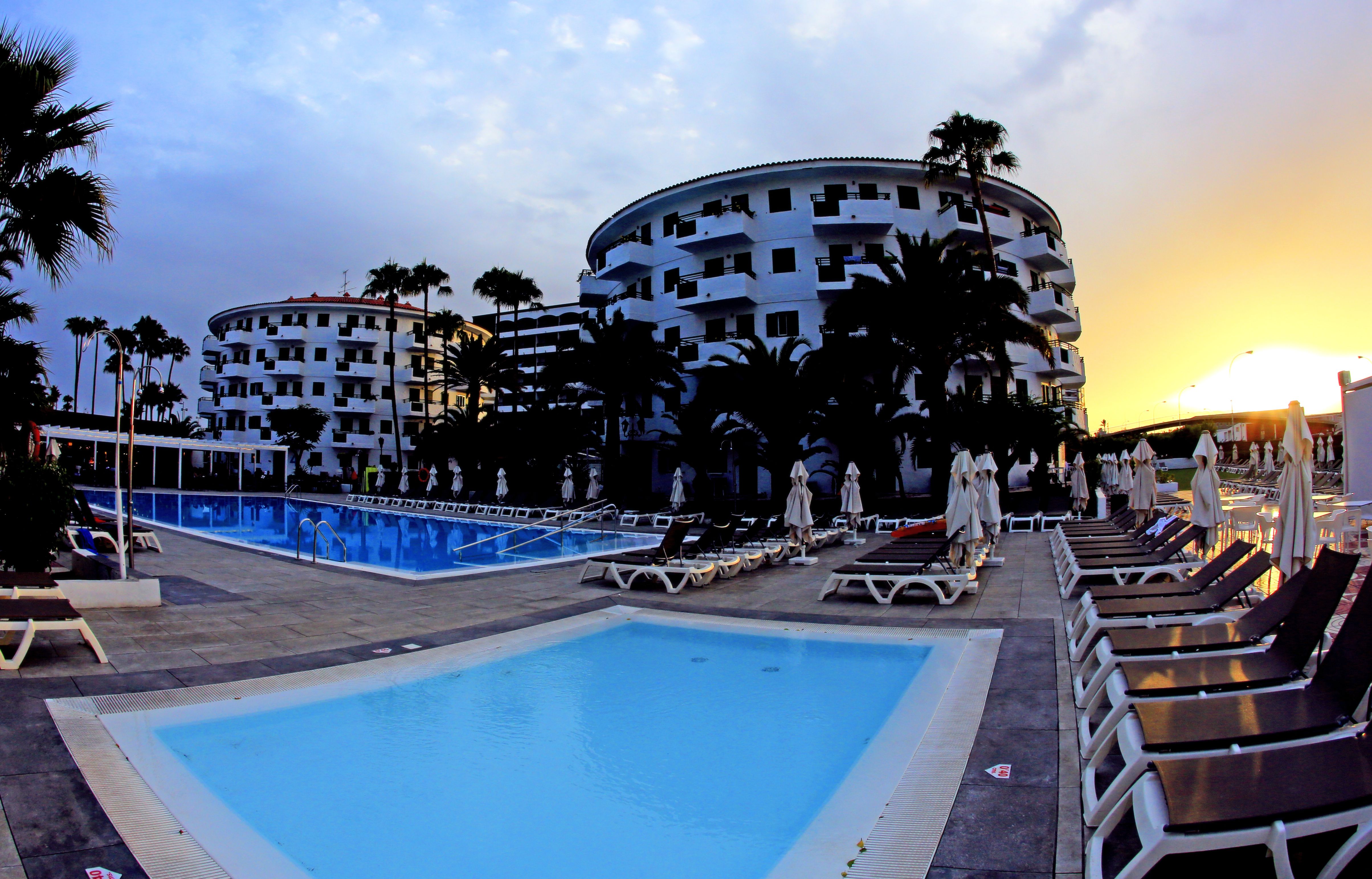 Piscina deschisă