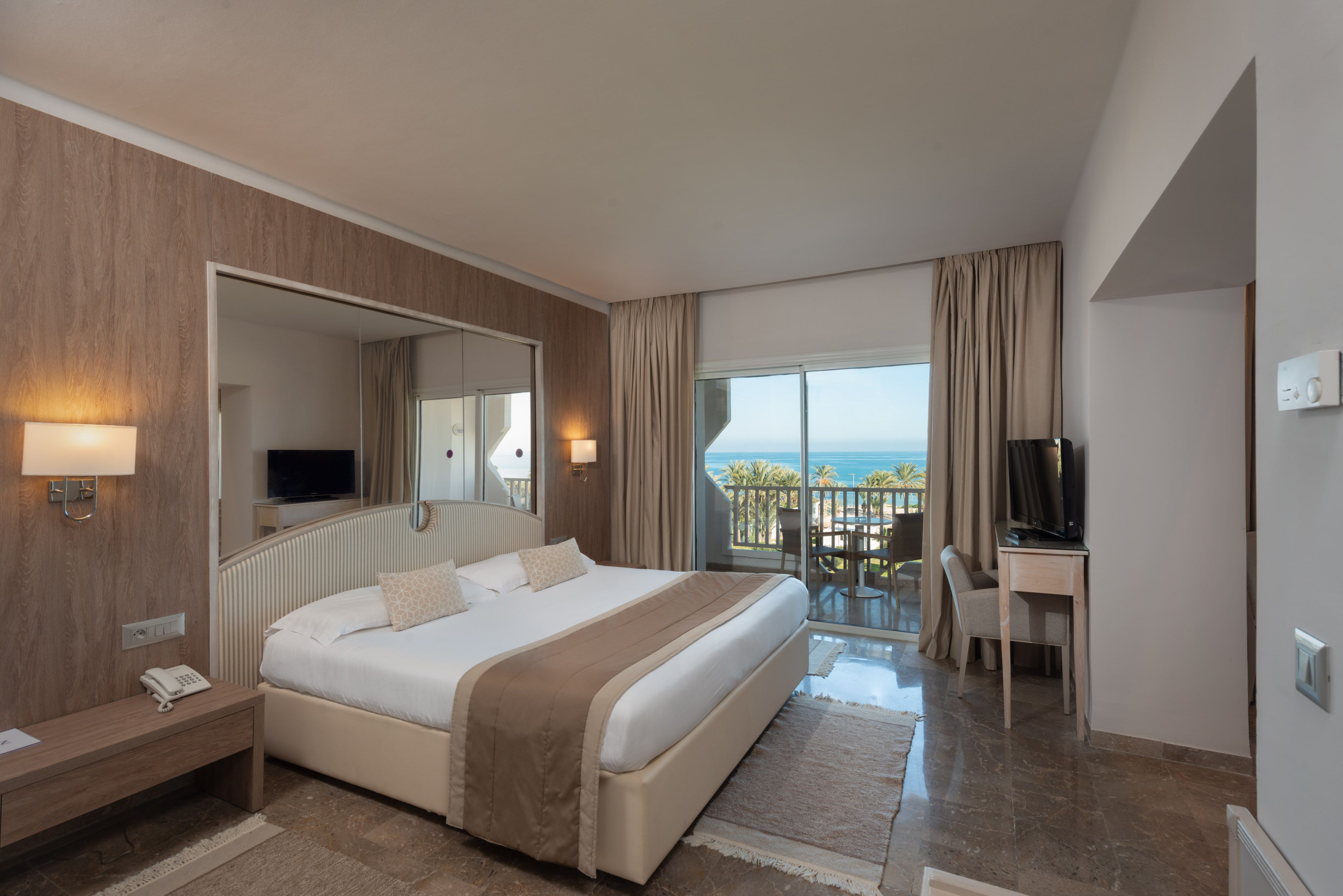 Senior Prestige Suite