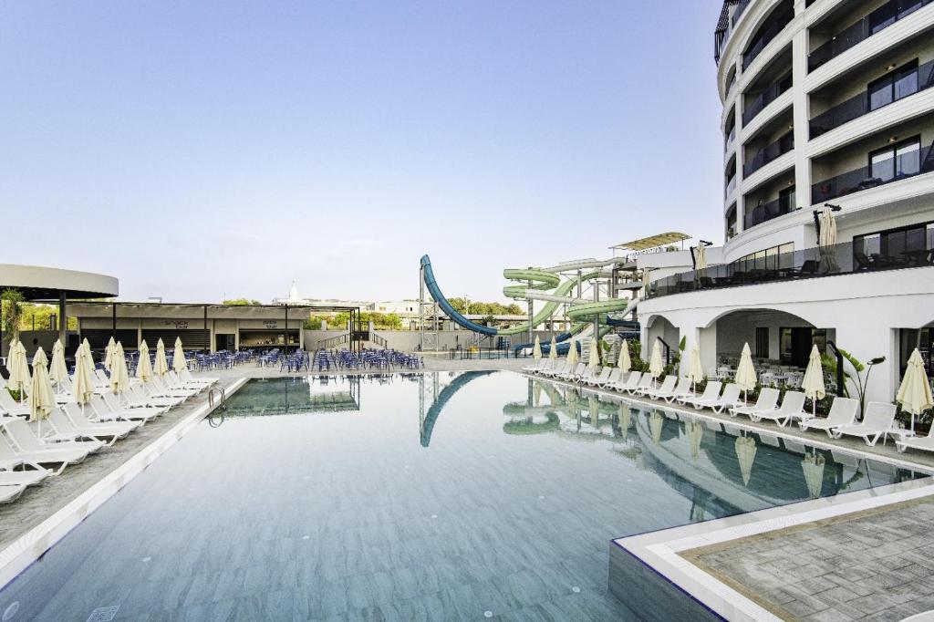 Piscina deschisă